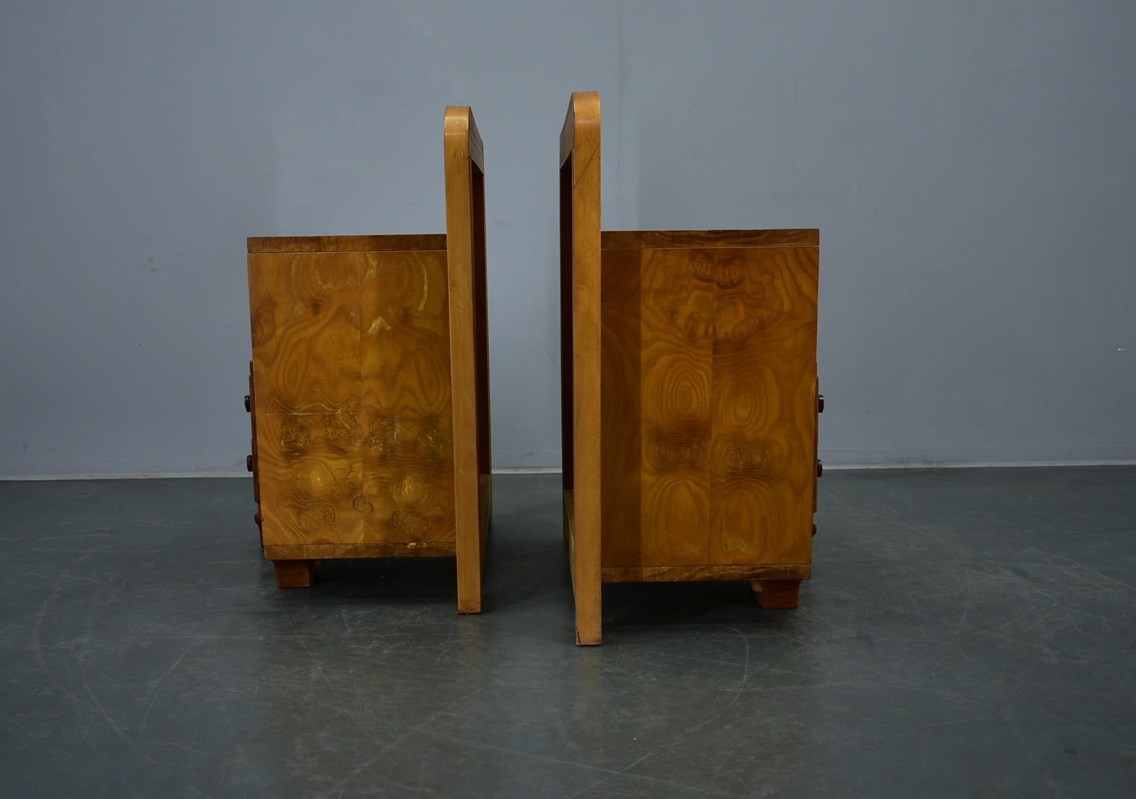 1930s Pair of Art Deco Bedside Tables, Czechoslovakia For Sale 9
