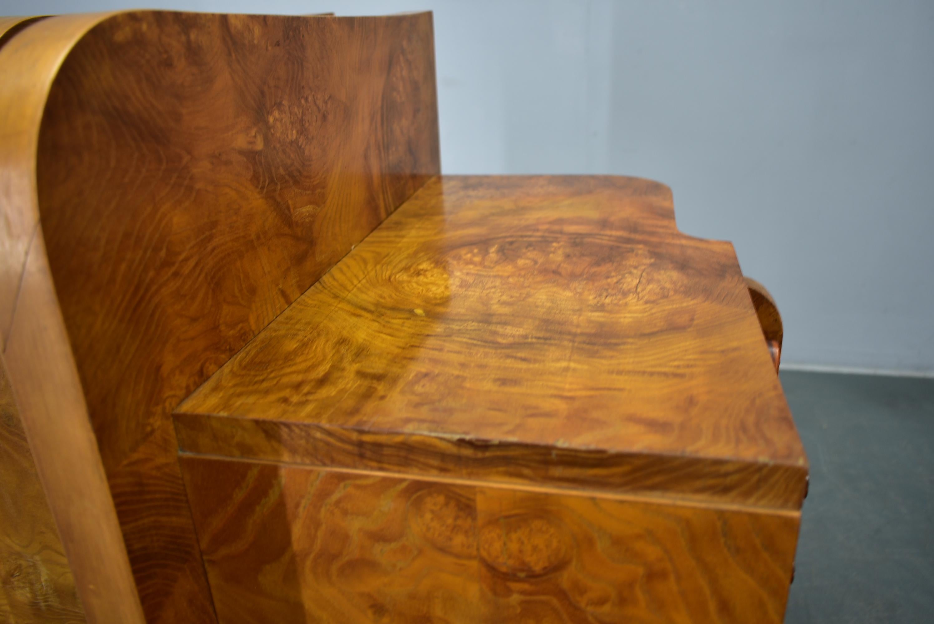 1930s Pair of Art Deco Bedside Tables, Czechoslovakia For Sale 10