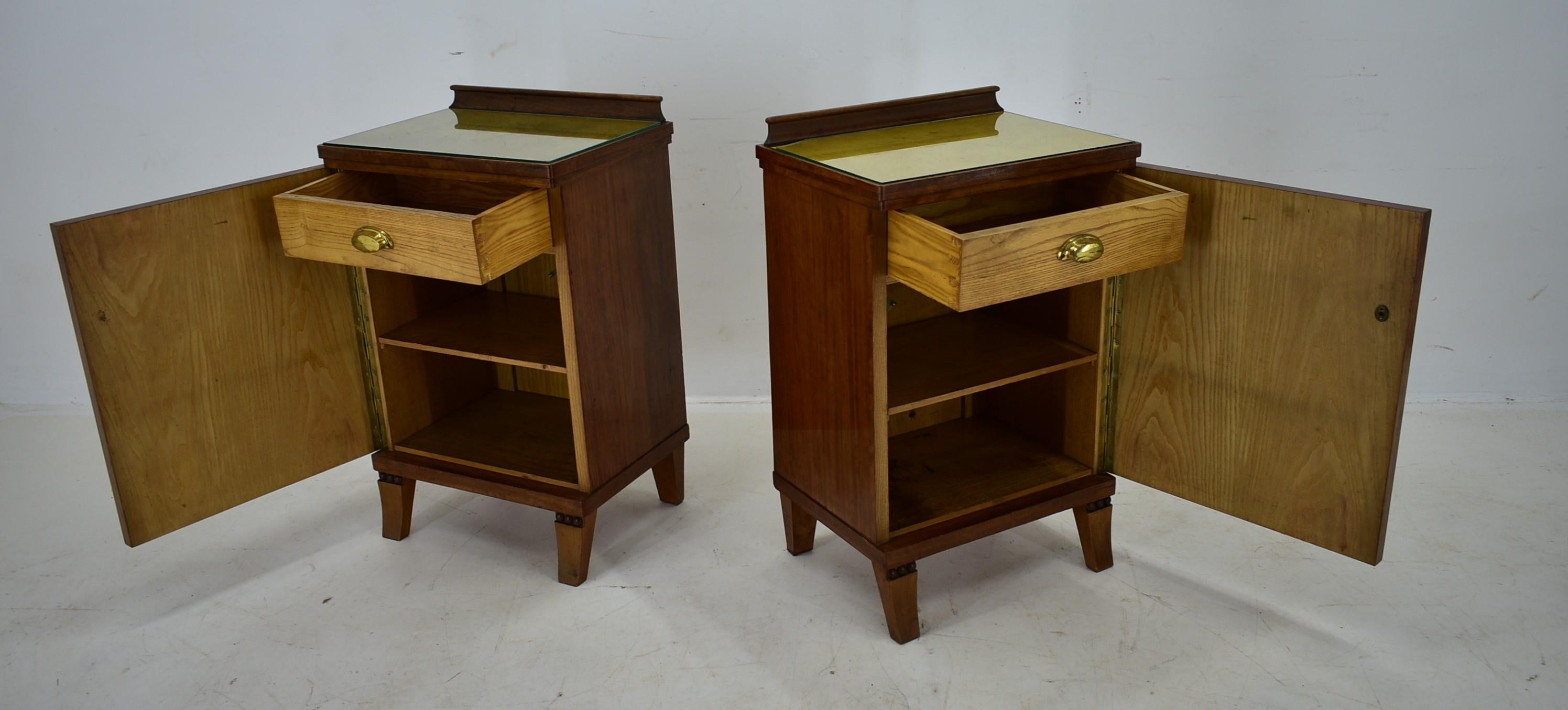 1930s Pair of Art Deco Bedside Tables, Czechoslovakia For Sale 11