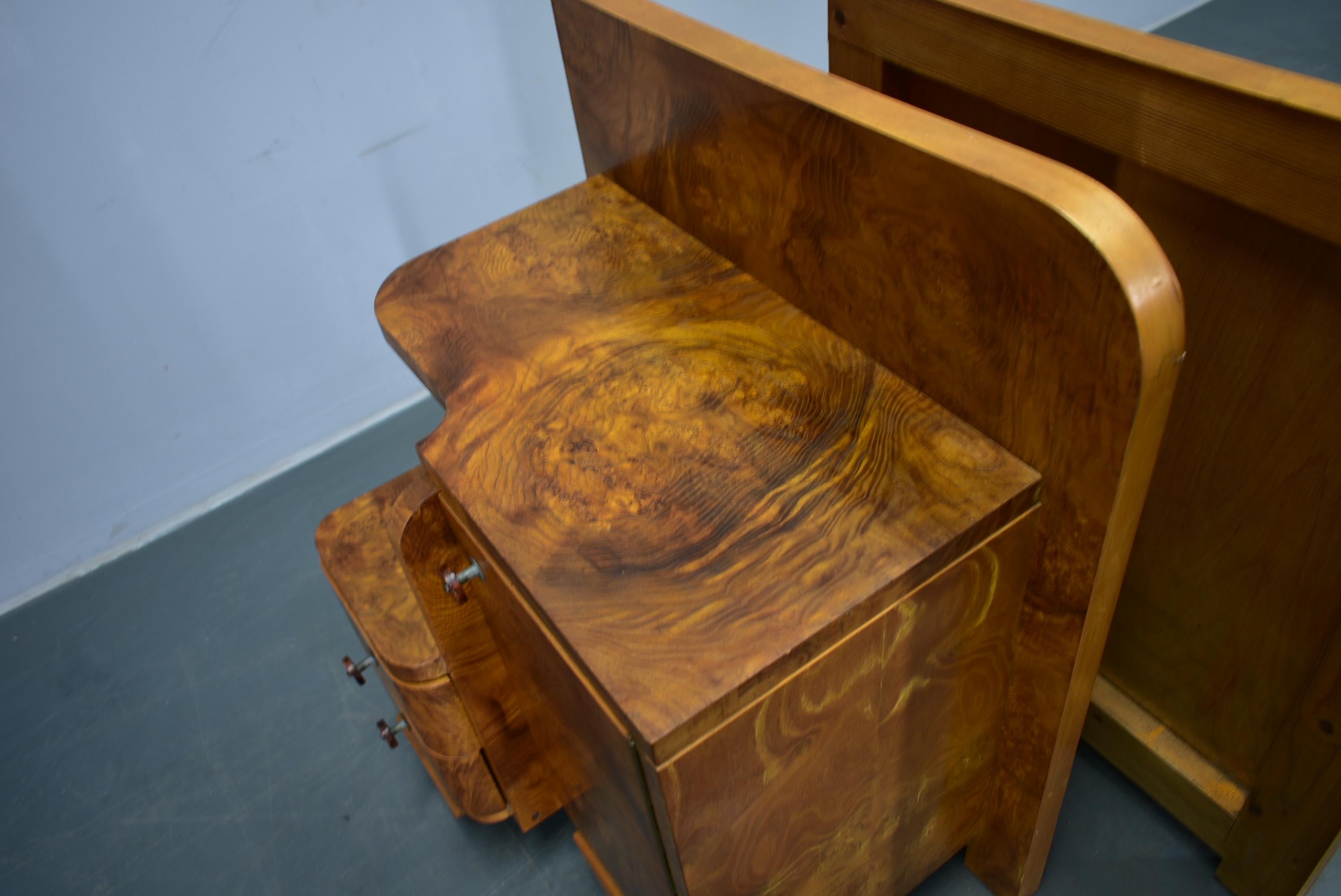 1930s Pair of Art Deco Bedside Tables, Czechoslovakia For Sale 12