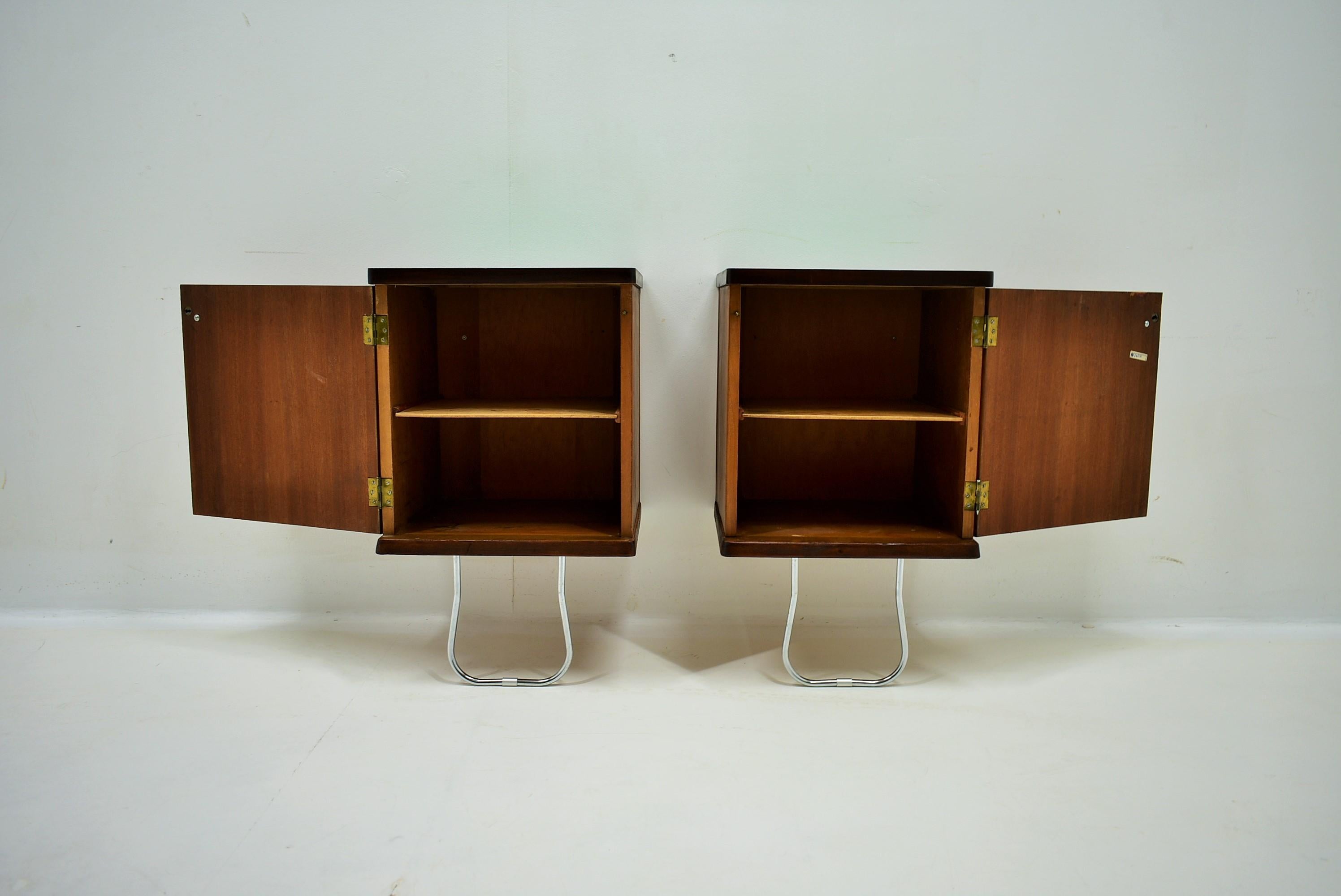 1930s Pair of Art Deco Bedside Tables, Czechoslovakia For Sale 14