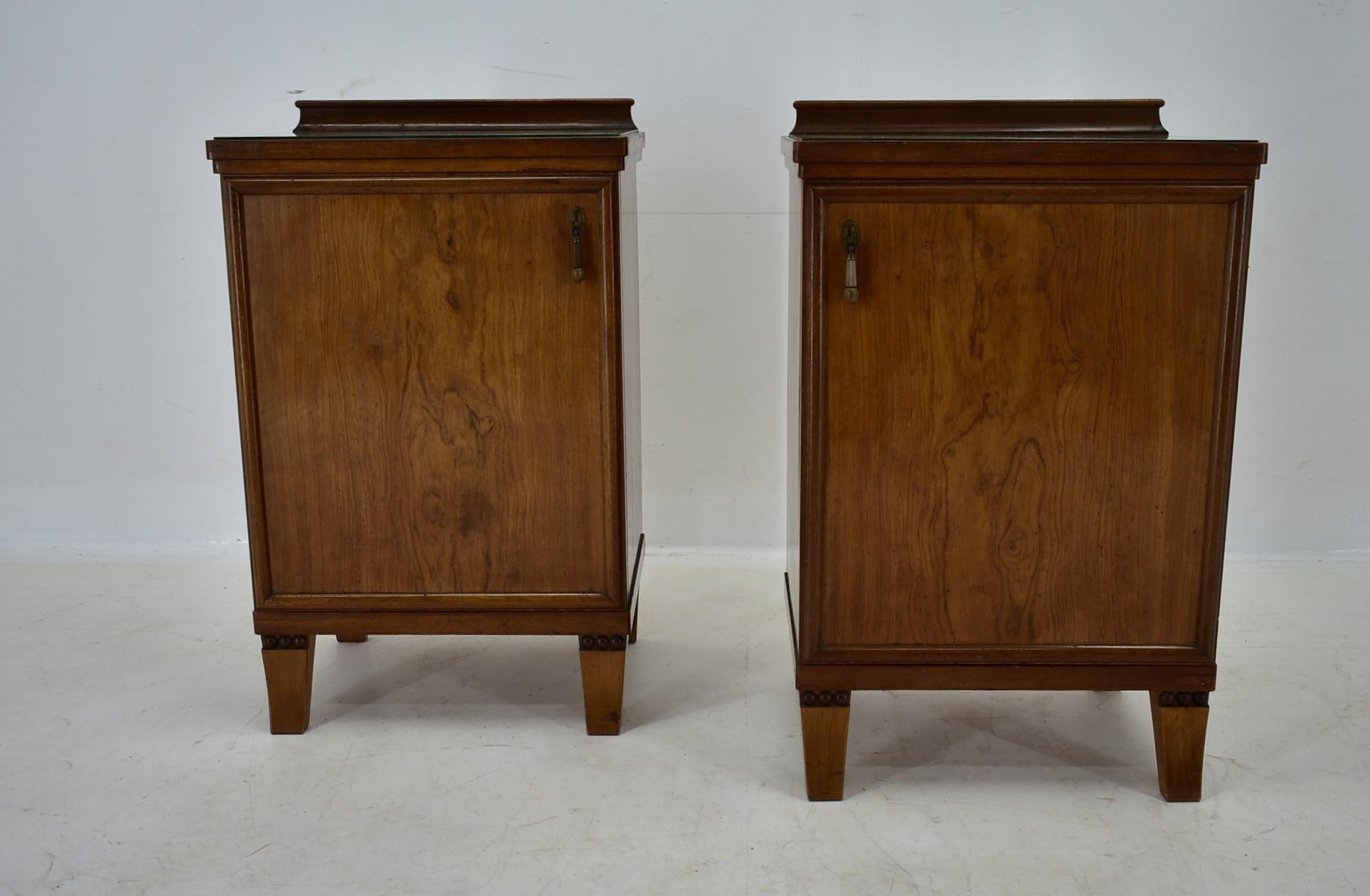1930s Pair of Art Deco Bedside Tables, Czechoslovakia For Sale 1
