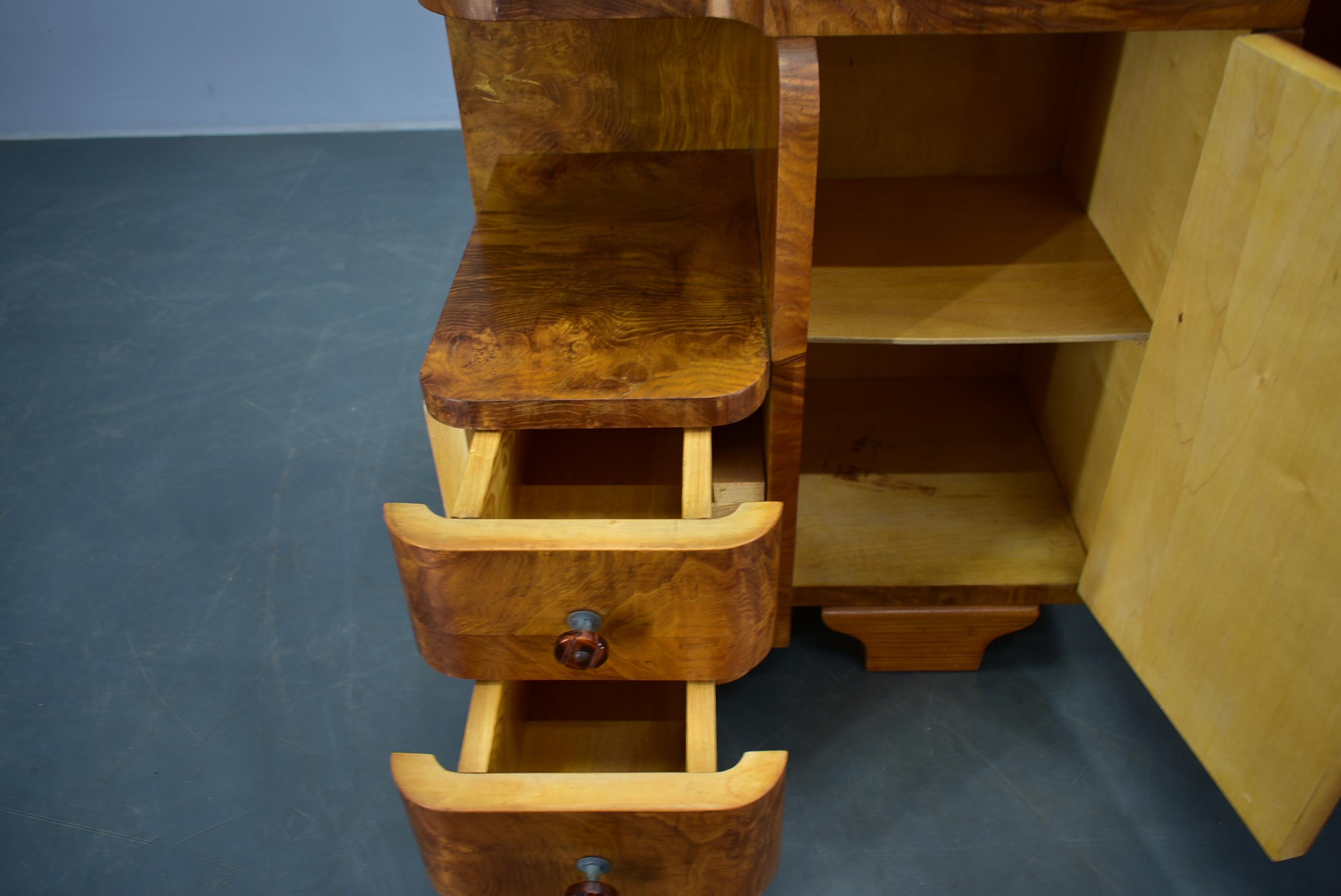 1930s Pair of Art Deco Bedside Tables, Czechoslovakia For Sale 4