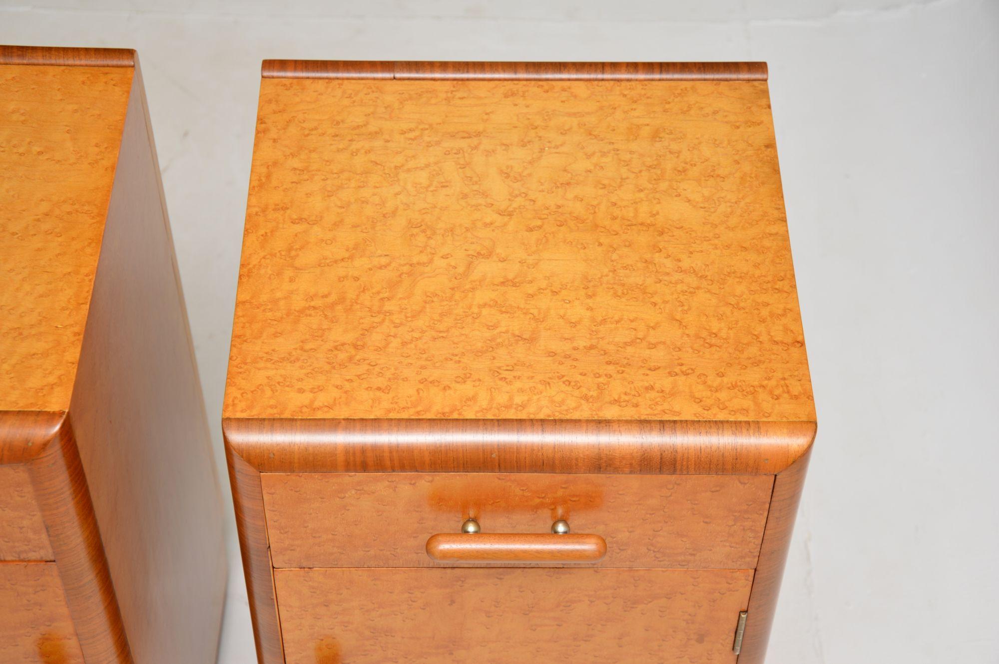 1930's Pair of Art Deco Birdseye Maple & Walnut Bedside Cabinets 2