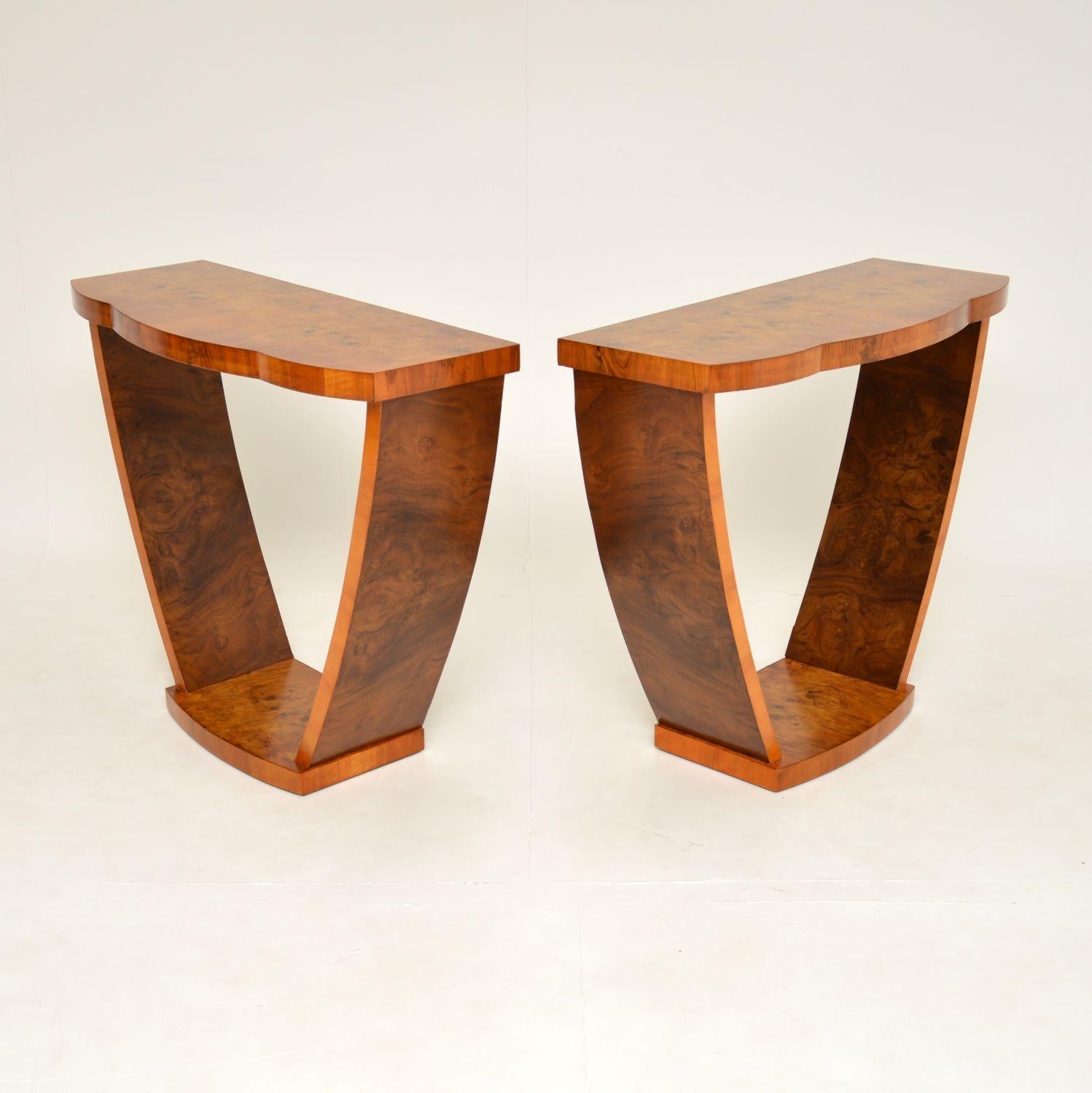 1930's Pair of Art Deco Burr Walnut Console Tables In Good Condition In London, GB