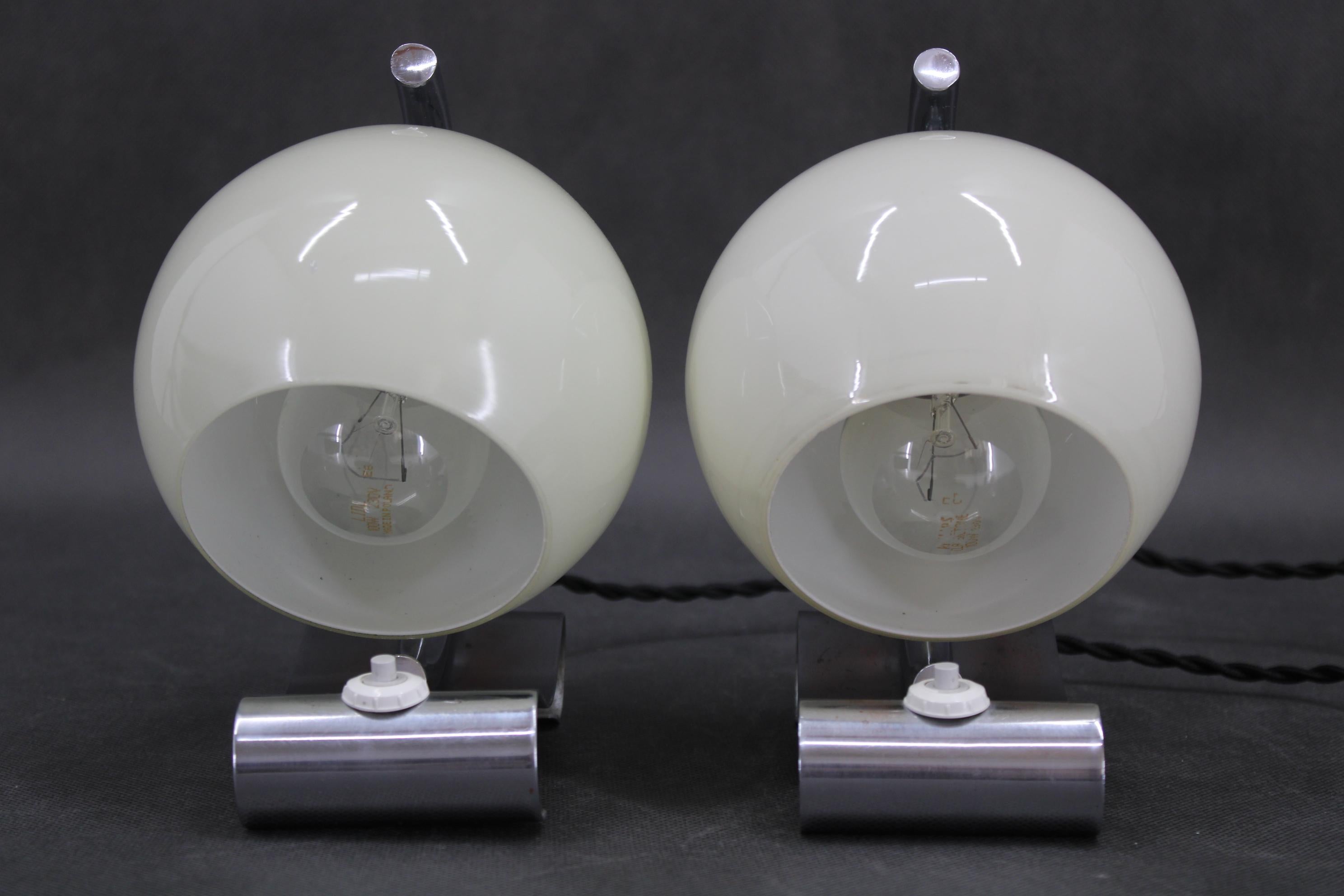 1930s Pair of Art Deco Chrome Plated Table Lamps, Czechoslovakia In Good Condition For Sale In Praha, CZ