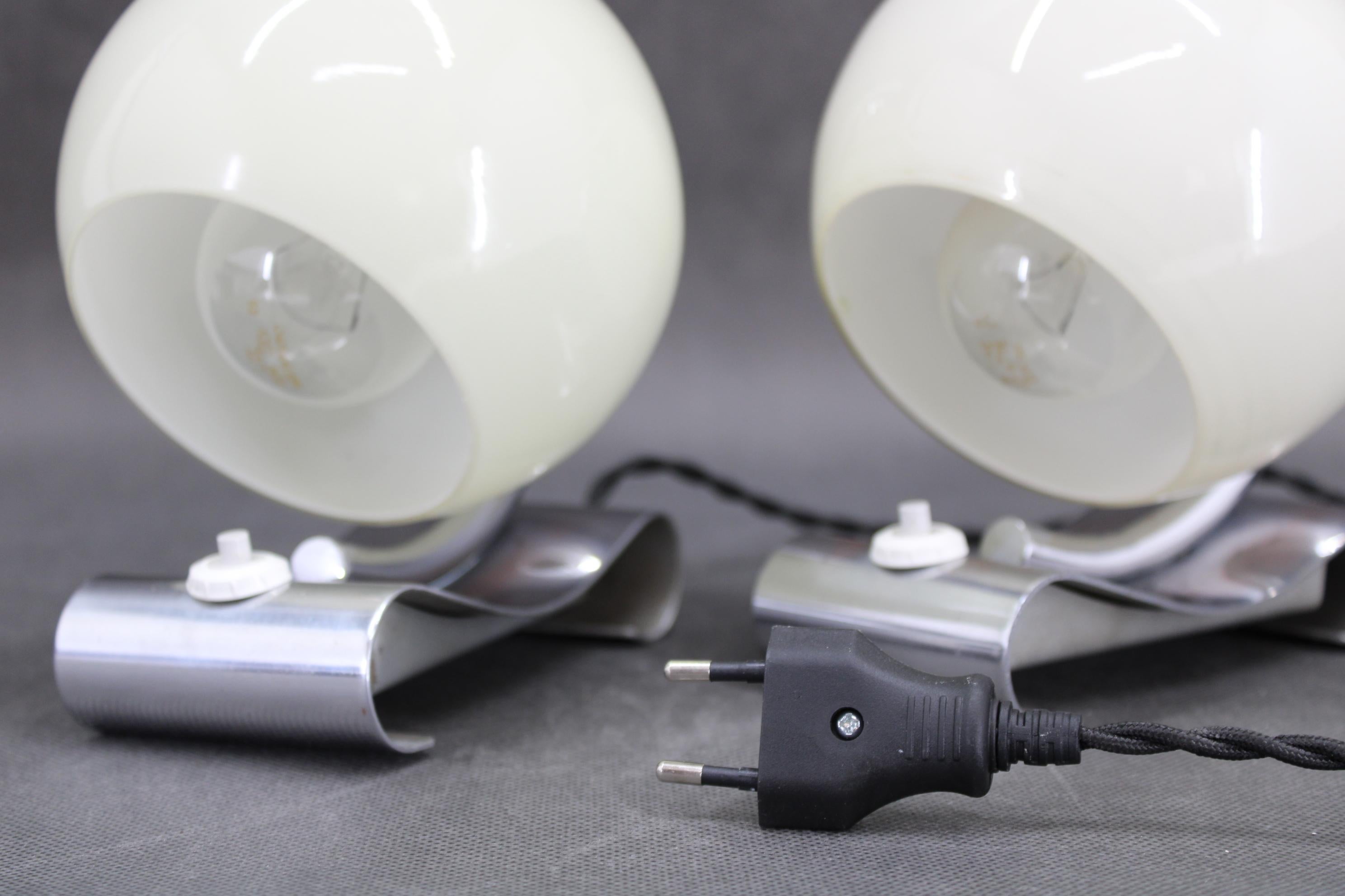1930s Pair of Art Deco Chrome Plated Table Lamps, Czechoslovakia For Sale 1