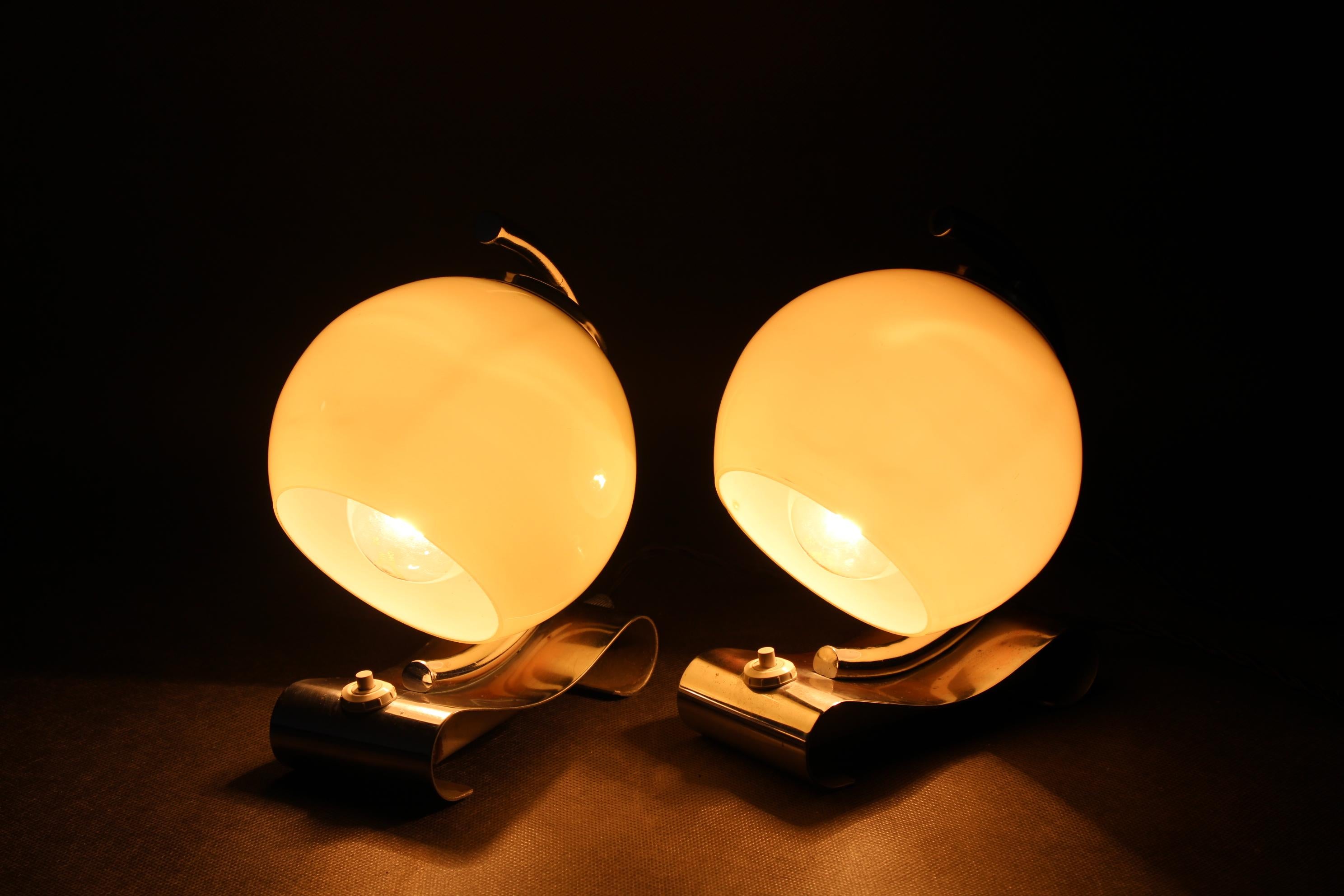 1930s Pair of Art Deco Chrome Plated Table Lamps, Czechoslovakia For Sale 3