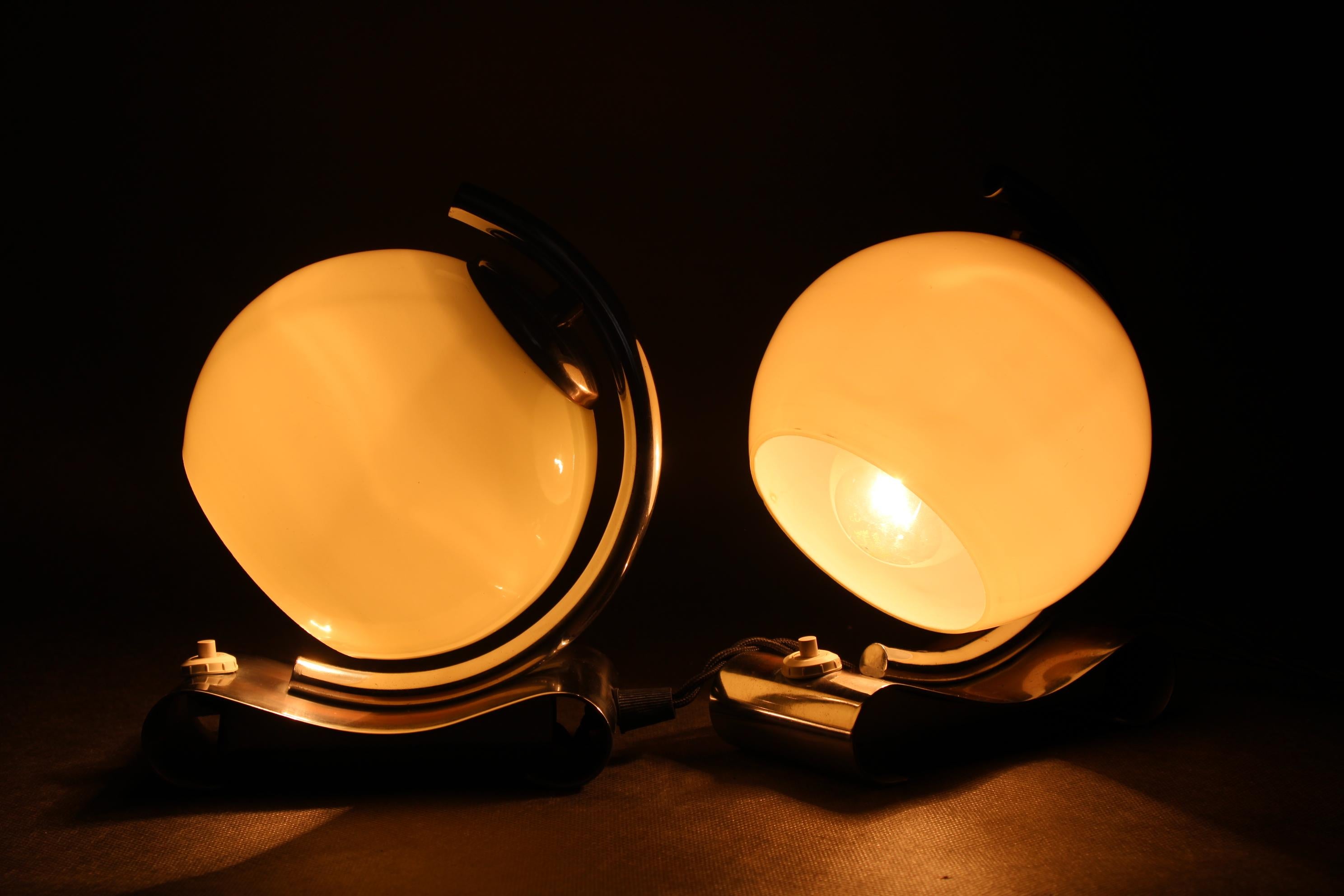 1930s Pair of Art Deco Chrome Plated Table Lamps, Czechoslovakia For Sale 4