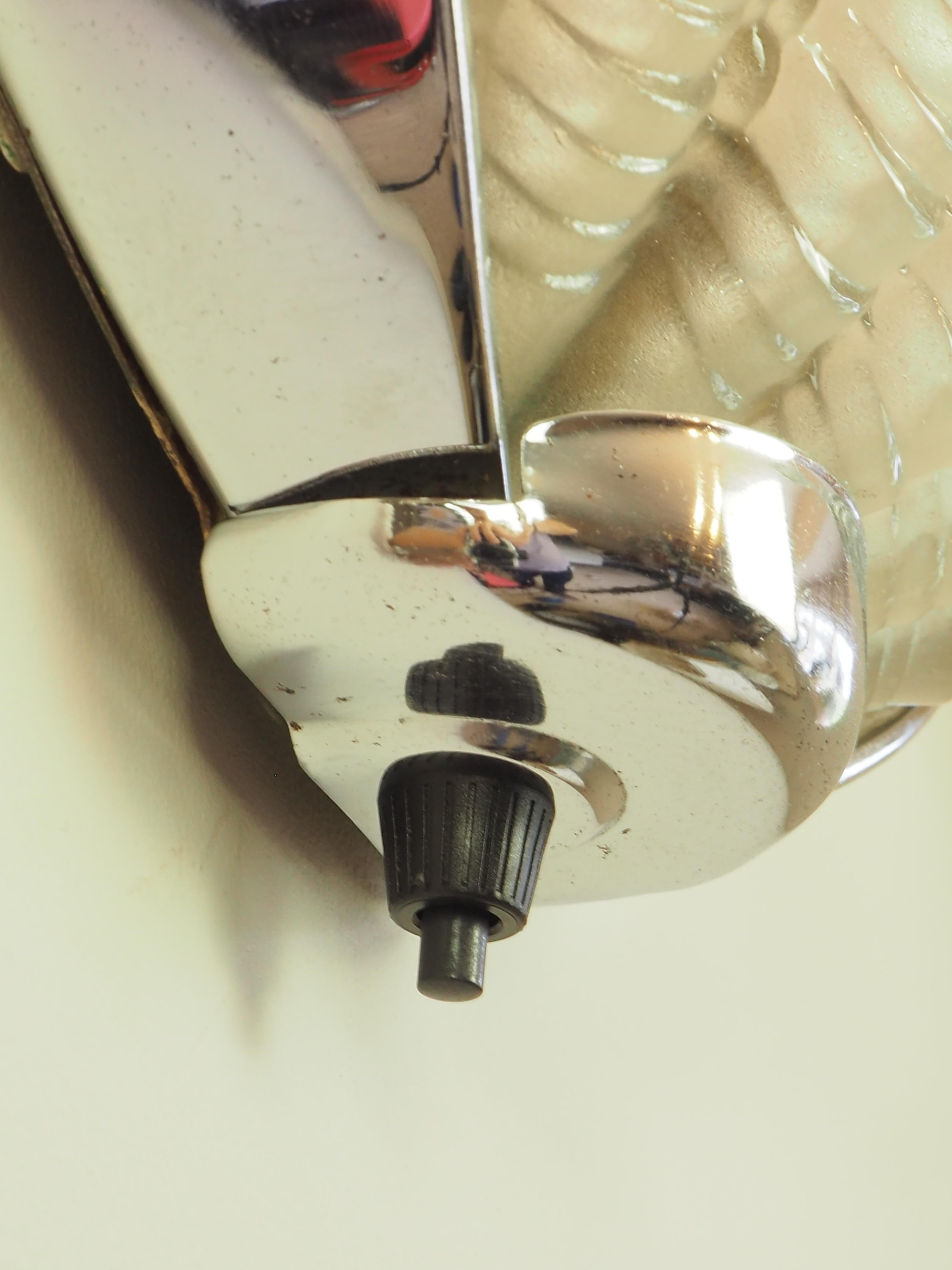 1930s Pair of Art Deco Clamshell Wall Lights 7