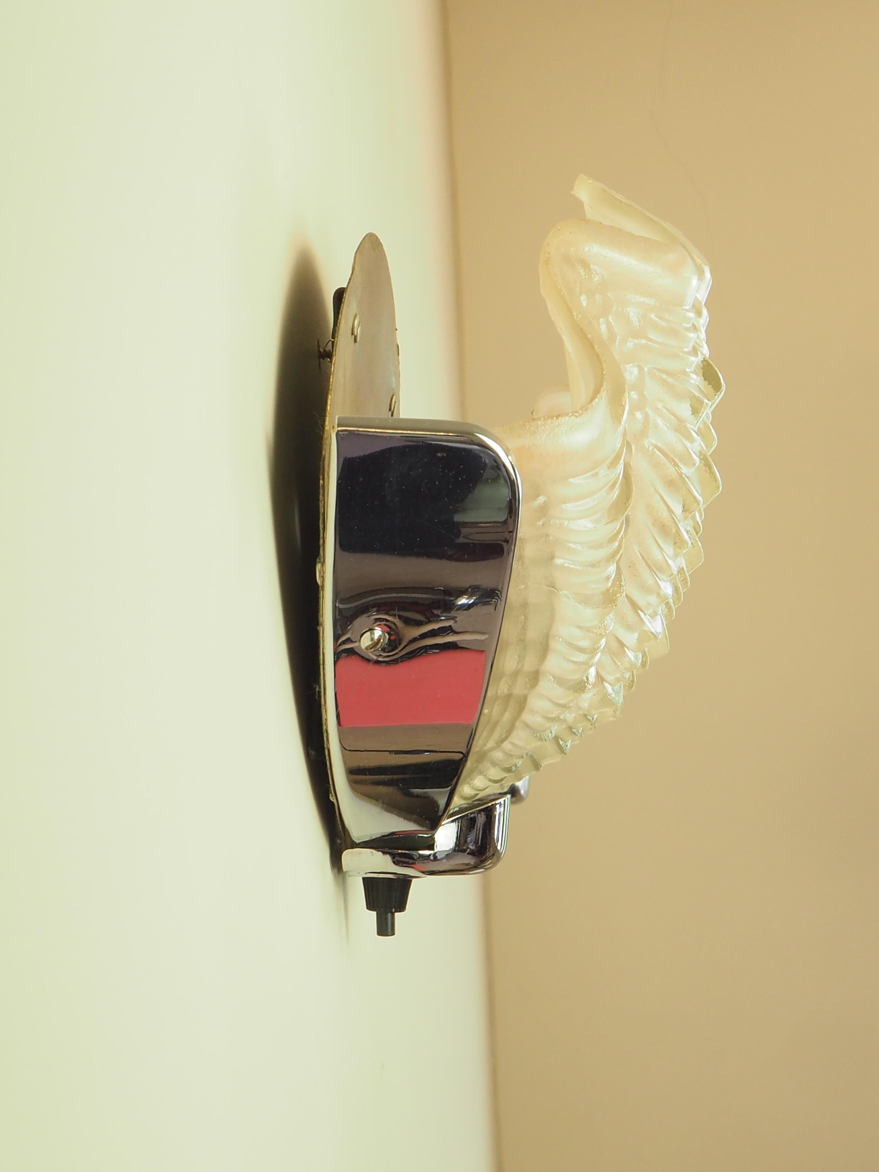 20th Century 1930s Pair of Art Deco Clamshell Wall Lights