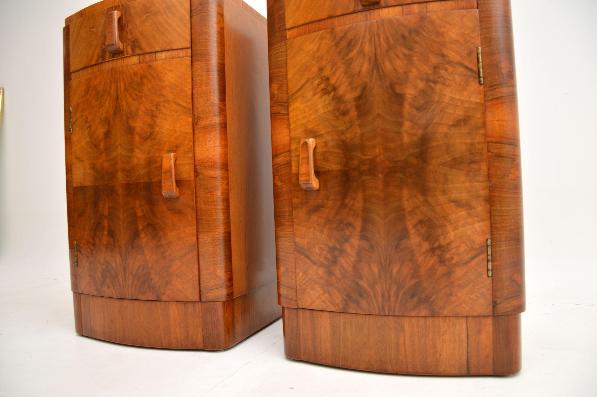 Mid-20th Century 1930's Pair of Art Deco Figured Walnut Bedside Cabinets