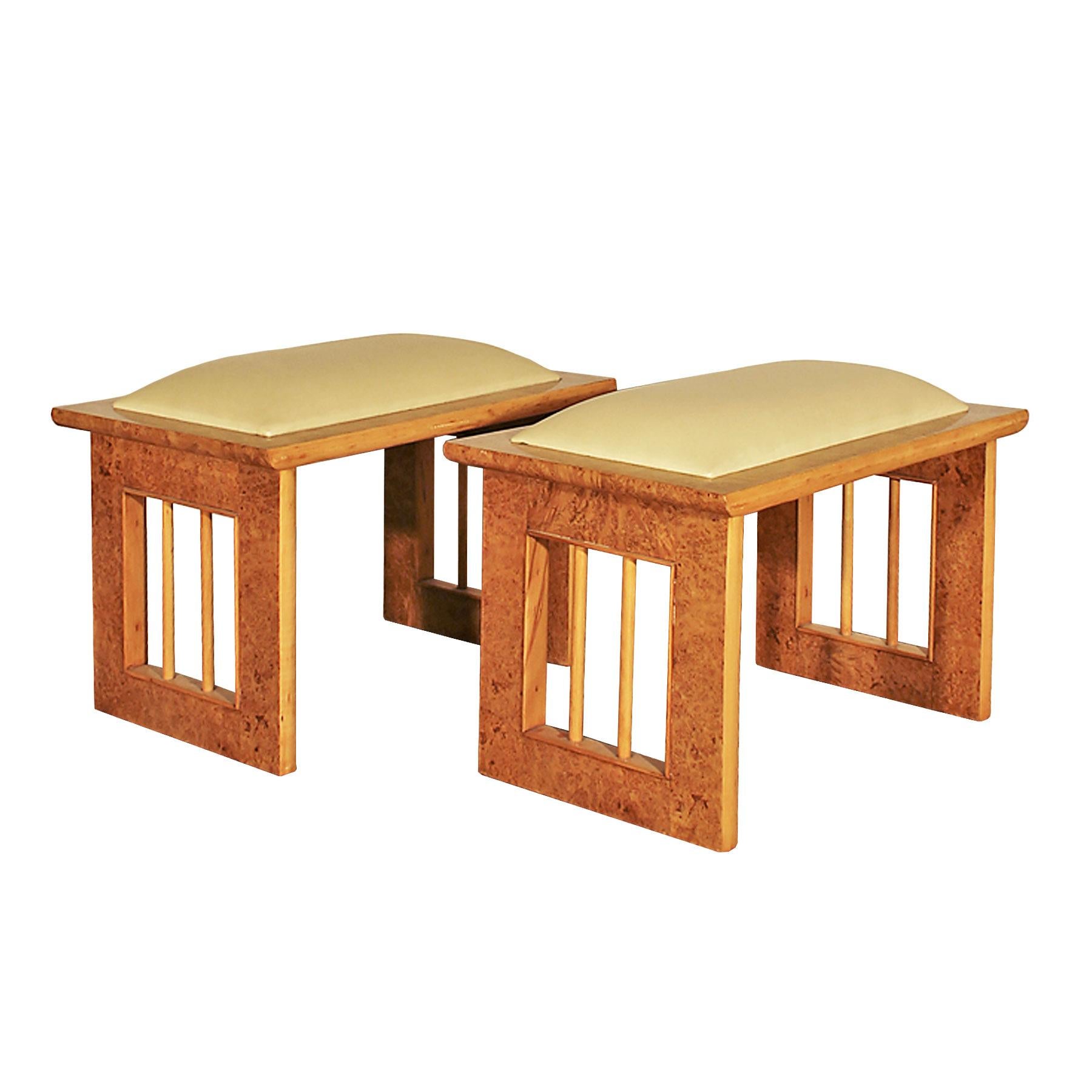Italian 1930s Pair of Art Deco Stools in Maple, Elm and Leather - Italy For Sale