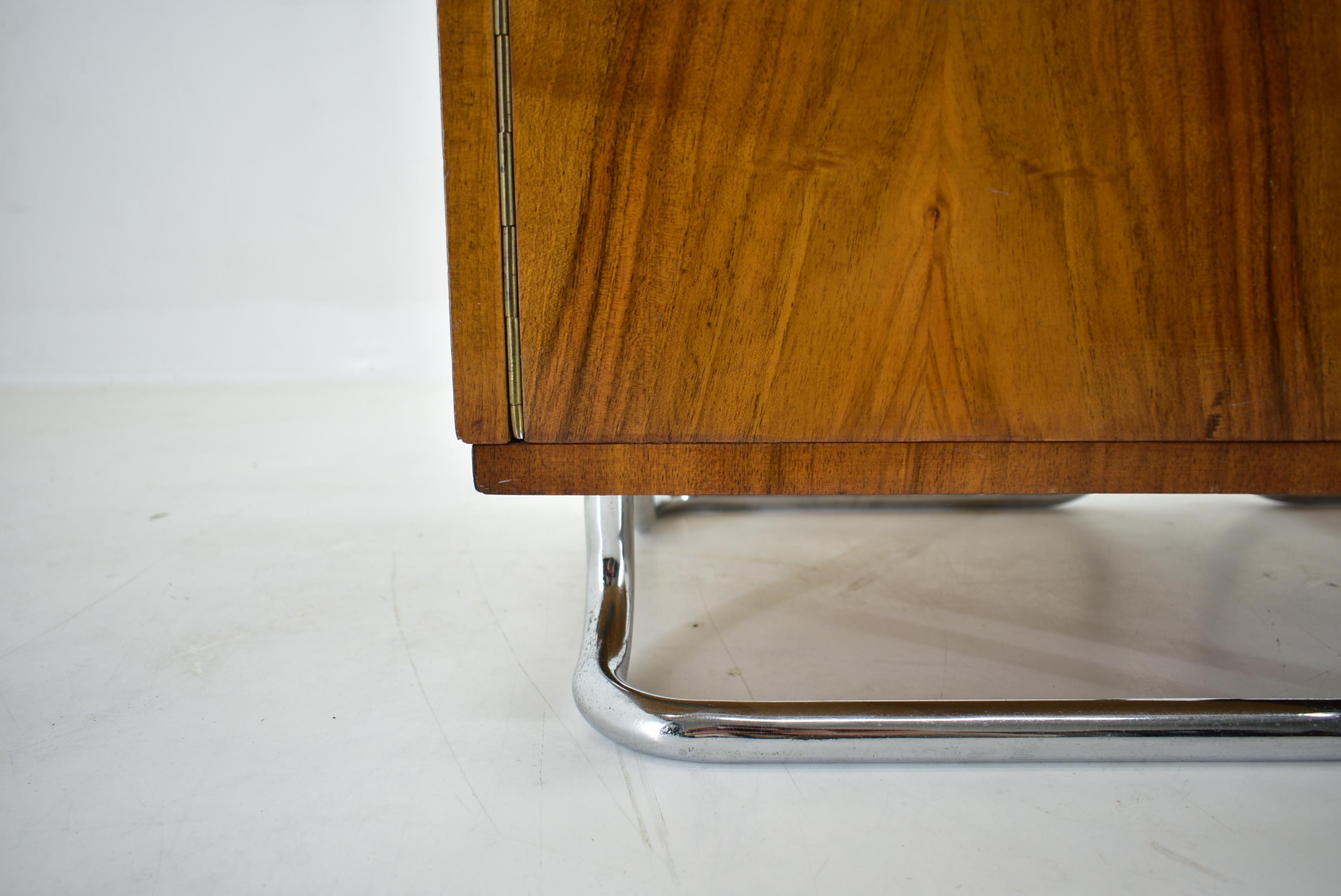 1930s Pair of Bauhaus Bedside Tables by Beck Arnošt for  Mucke-Melder 10