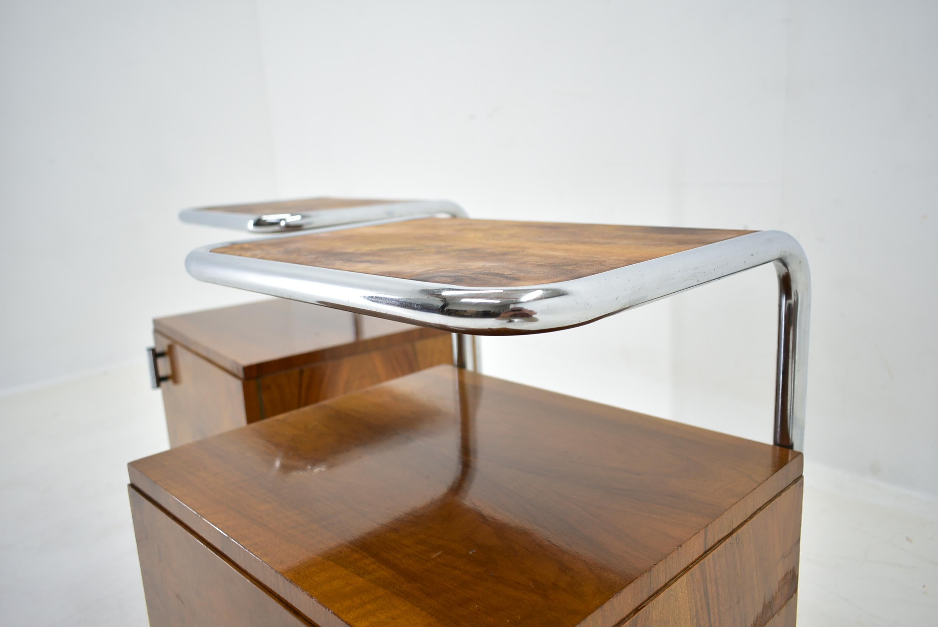 Czech 1930s Pair of Bauhaus Bedside Tables by Beck Arnošt for  Mucke-Melder