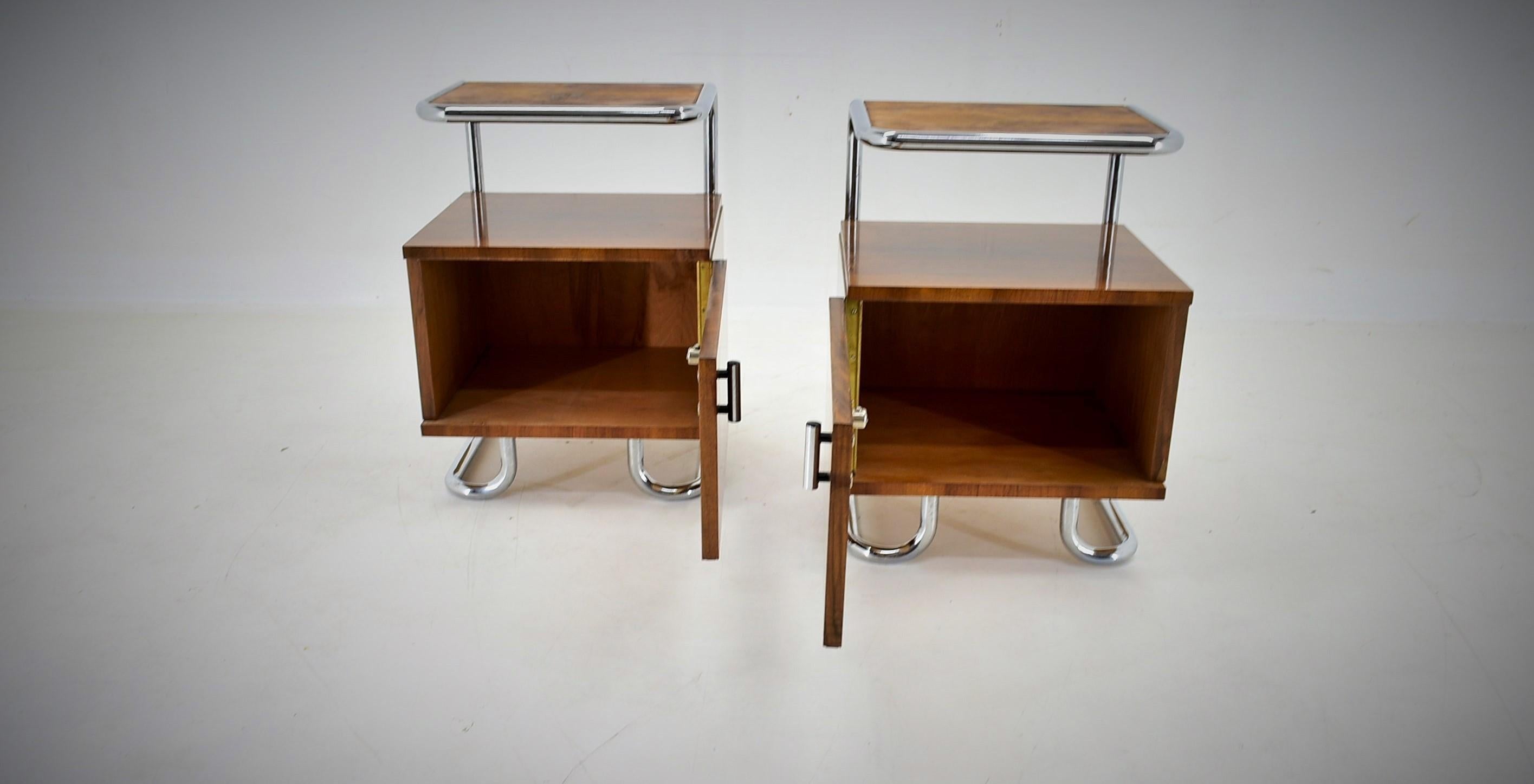 1930s Pair of Bauhaus Bedside Tables by Beck Arnošt for  Mucke-Melder 3