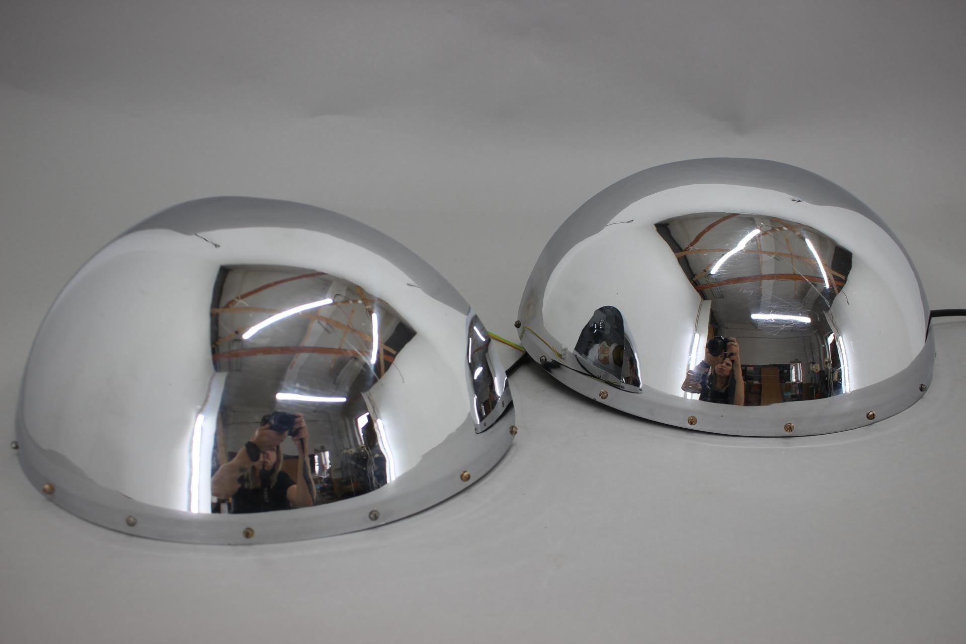 1930s Pair of Exceptional Bauhaus Chrome Plated Wall Lamps/Scones, Czechoslovaki For Sale 5