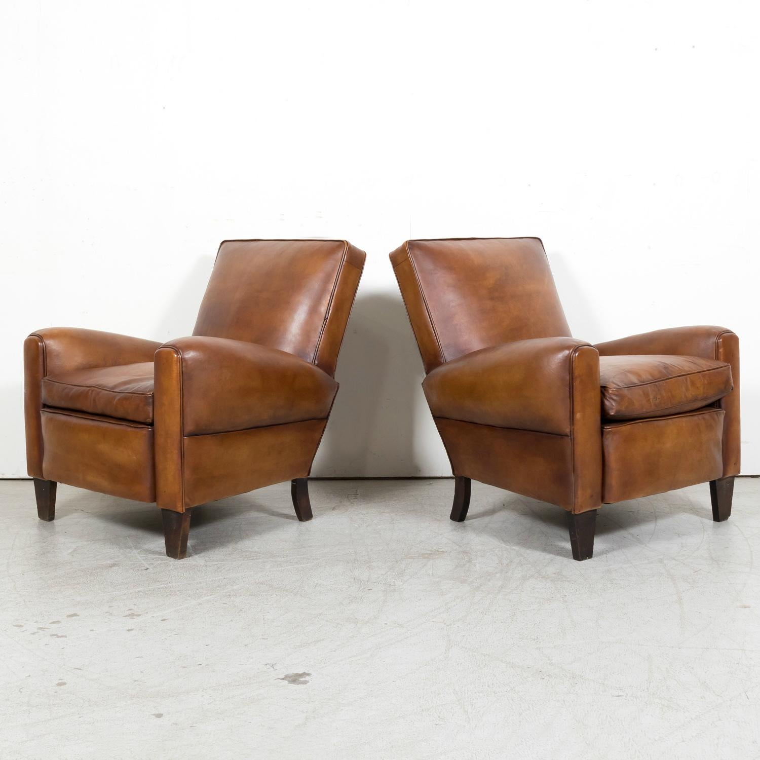 1930s Pair of French Art Deco Period Cognac Leather Club Chairs In Good Condition In Birmingham, AL