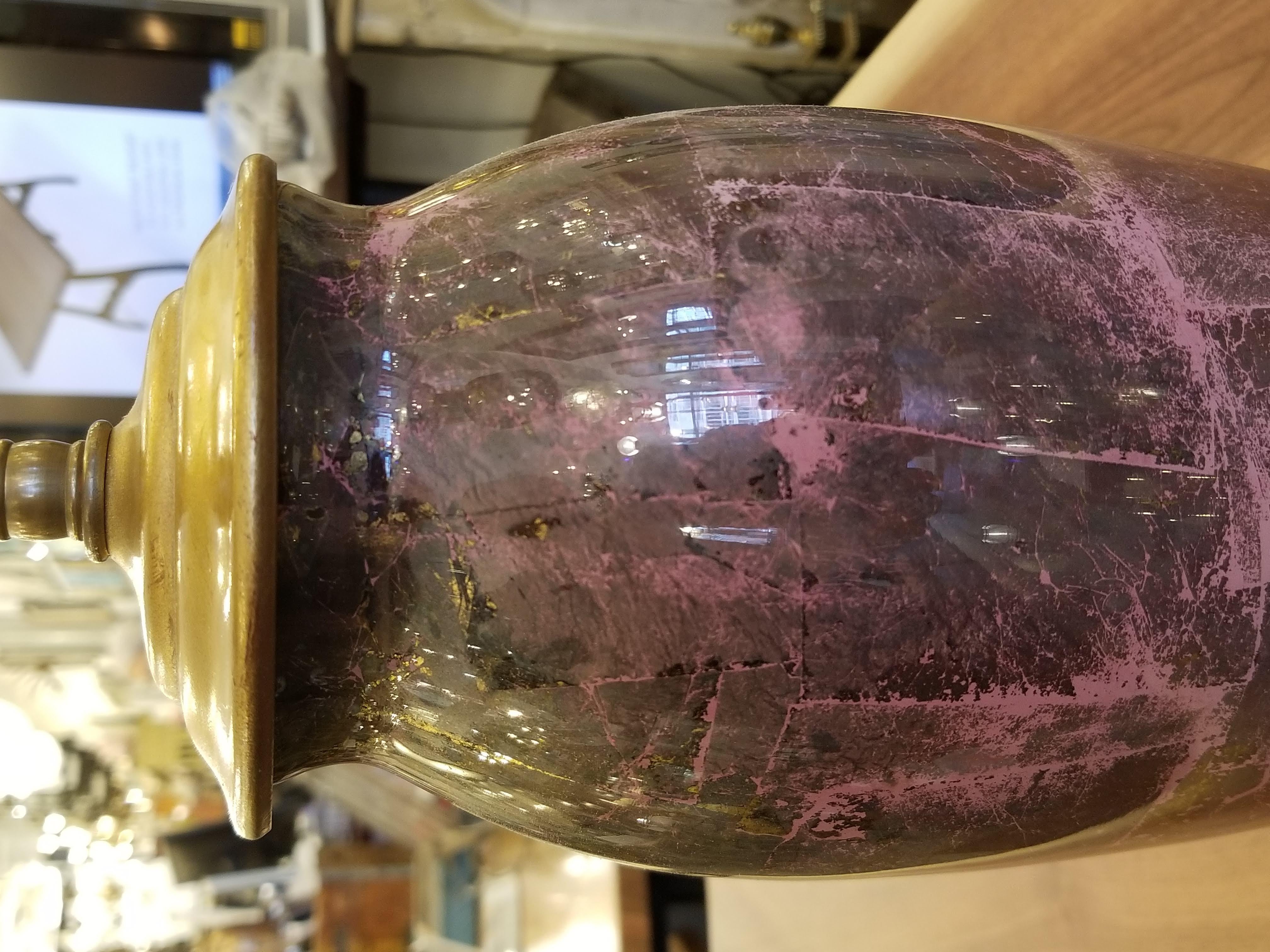 1930s Pair of French Pink and Gold Glass Decoupage Table Lamps 3