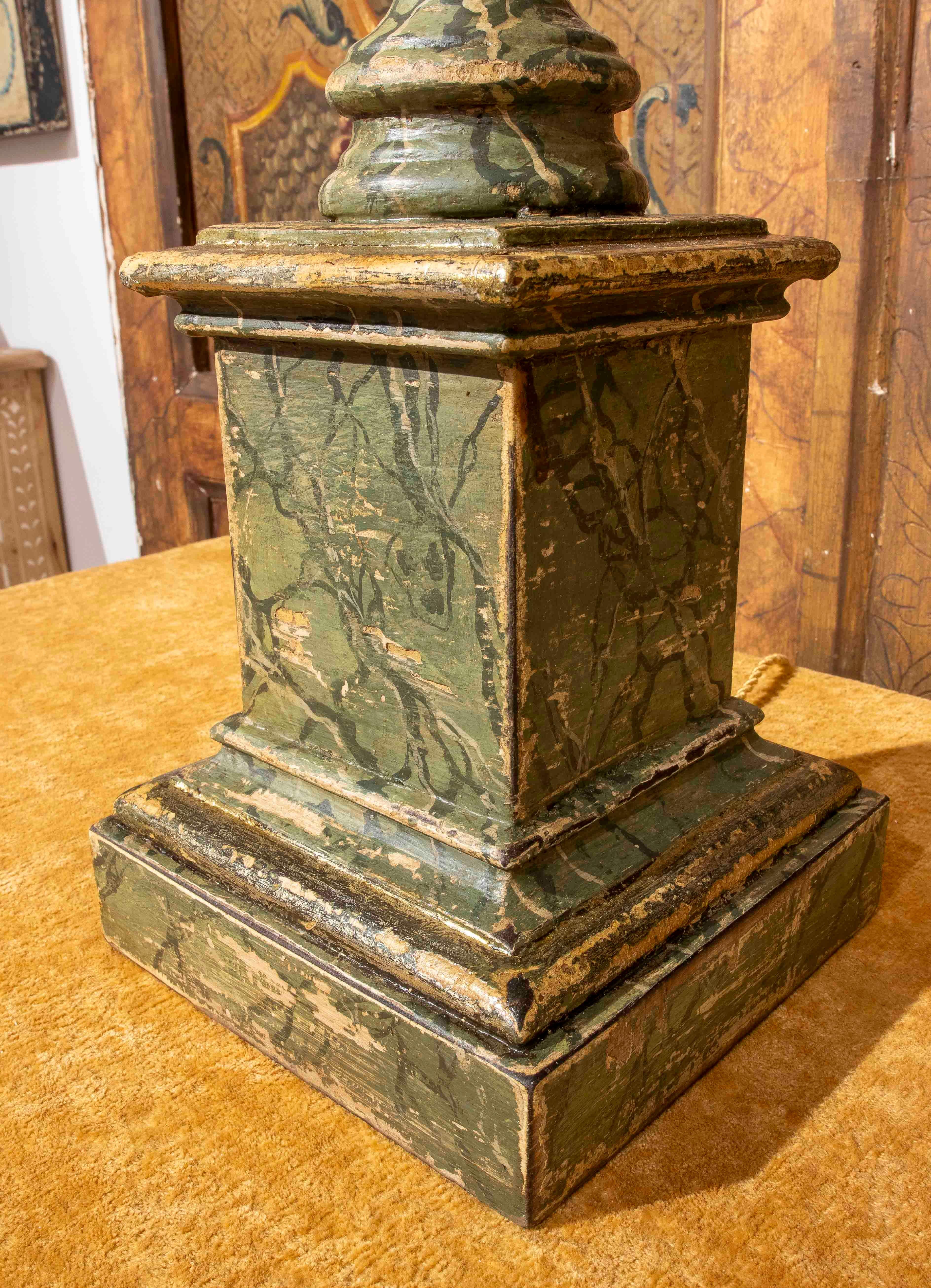 Paire de lampes de table en bois marbré à la main de style classique Greene & Greene des années 1930 en vente 1