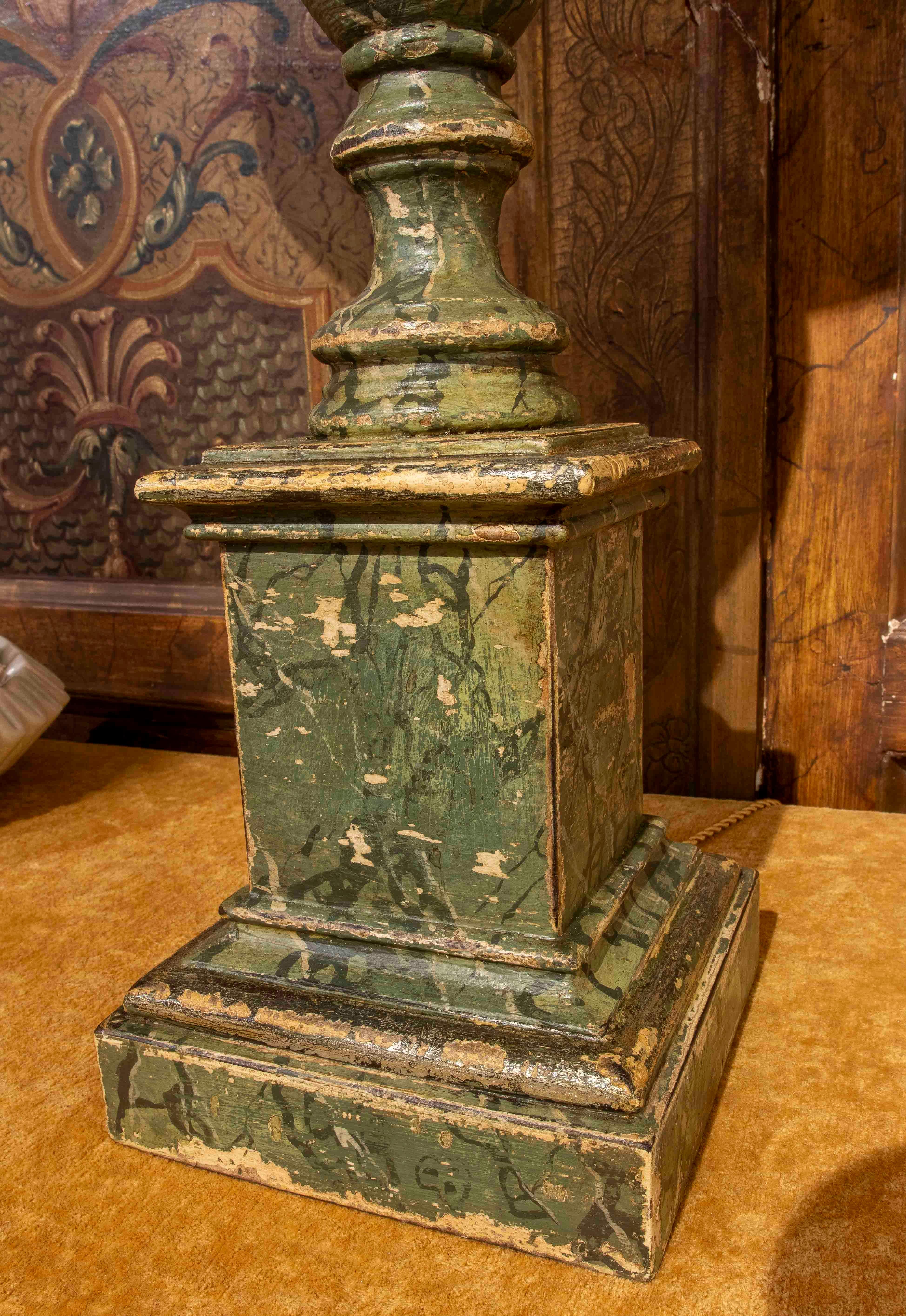 Paire de lampes de table en bois marbré à la main de style classique Greene & Greene des années 1930 en vente 2