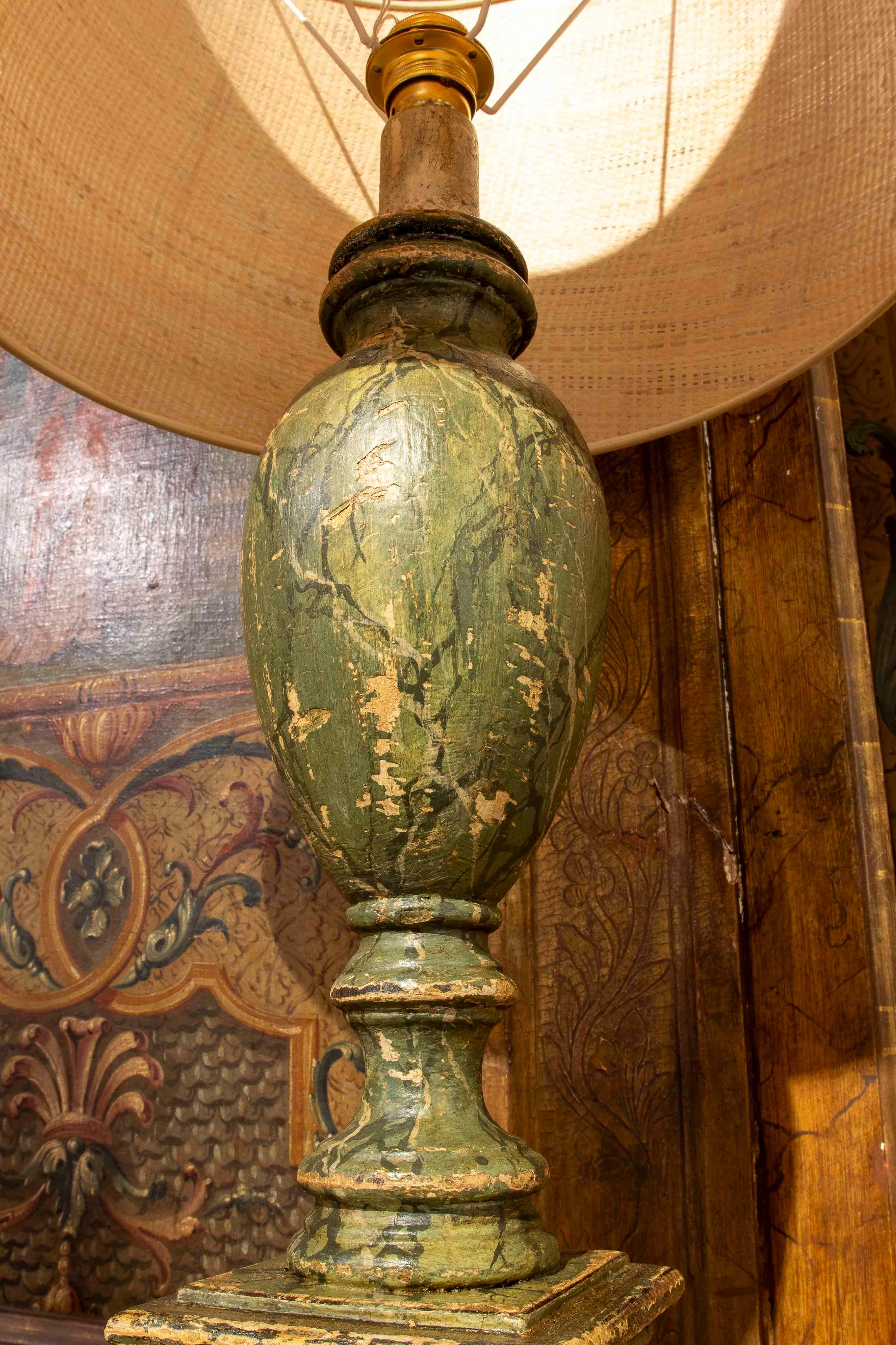 Paire de lampes de table en bois marbré à la main de style classique Greene & Greene des années 1930 en vente 3