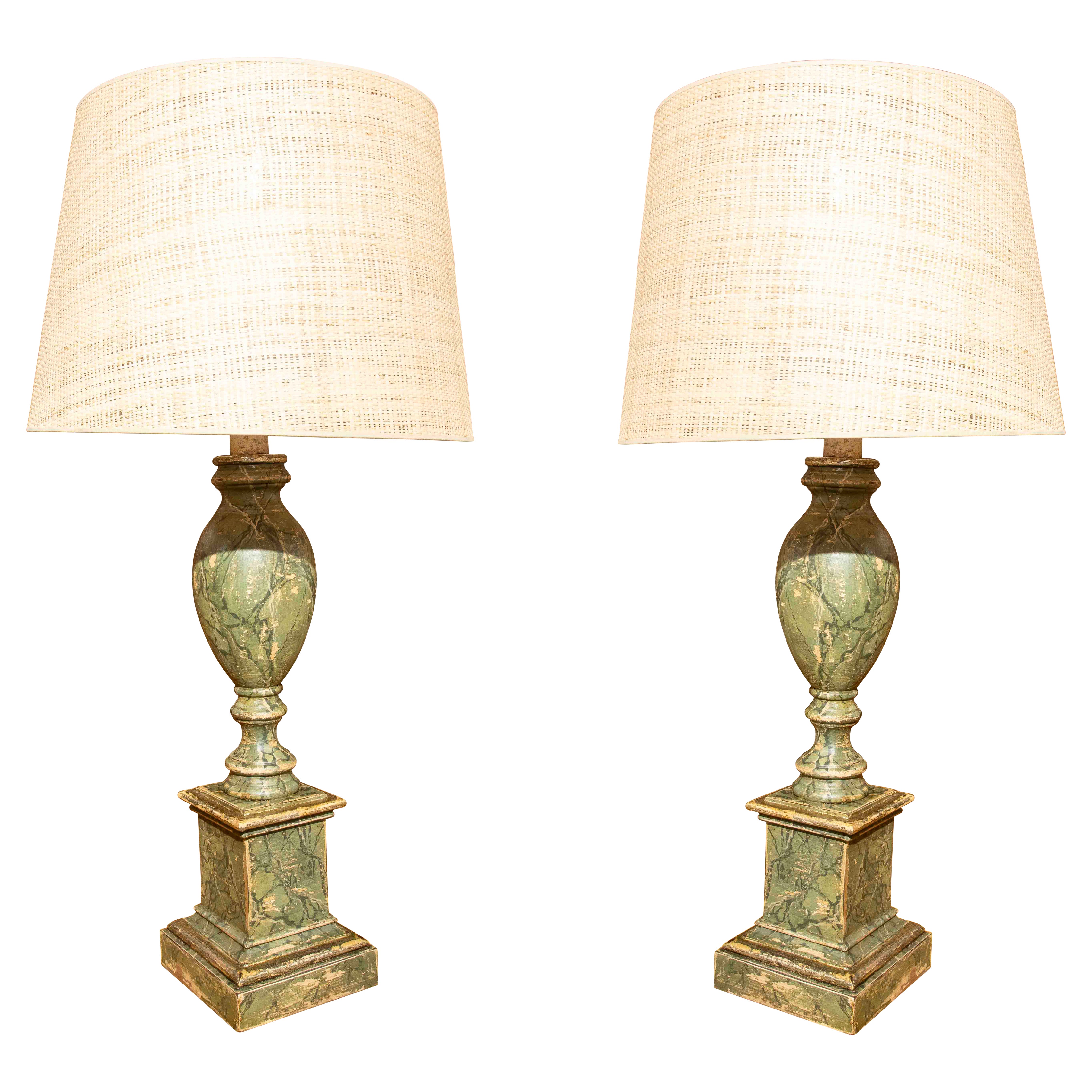 Paire de lampes de table en bois marbré à la main de style classique Greene & Greene des années 1930 en vente