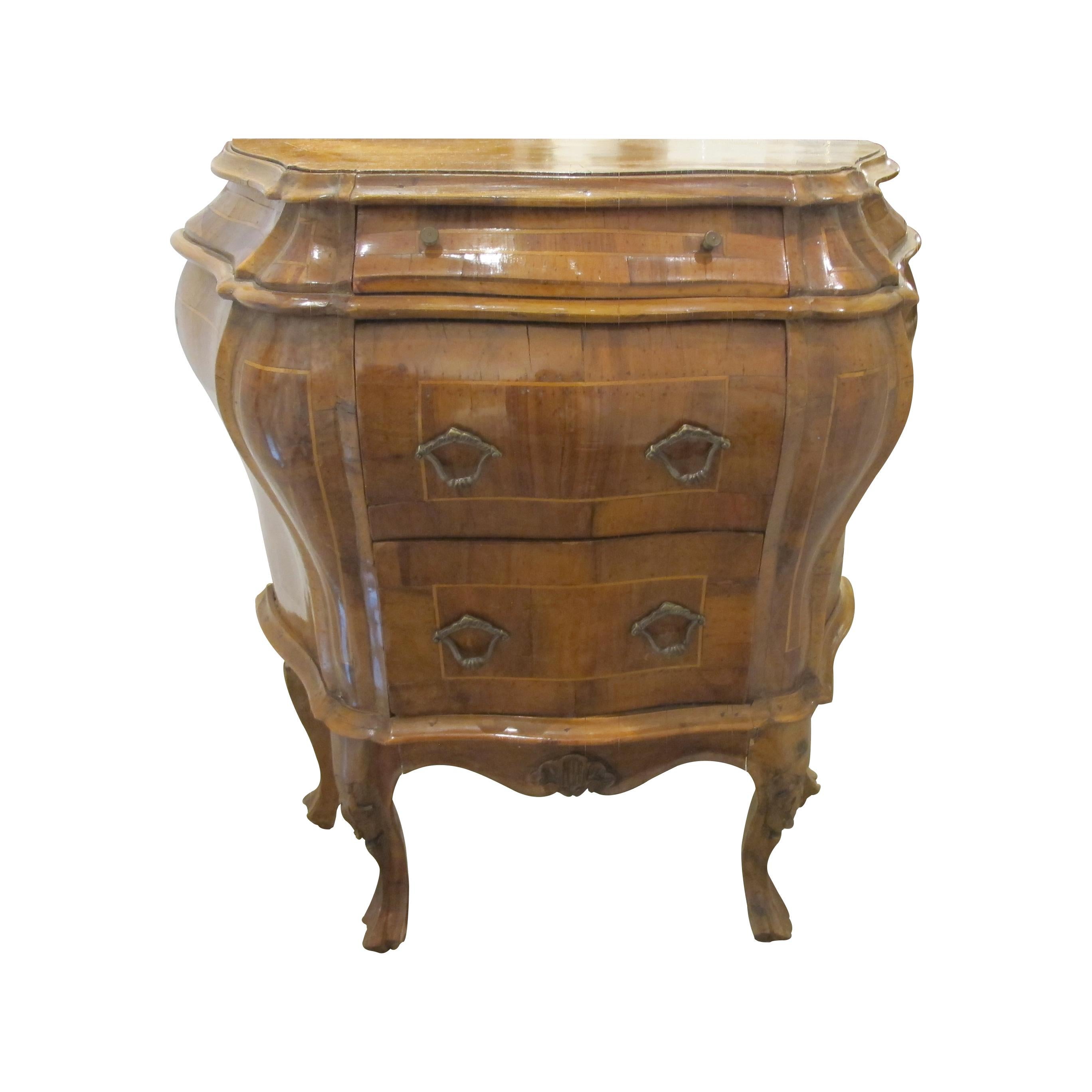 Baroque 1930s Pair of Italian Bow fronted Bombe Side Tables – Nightstands For Sale
