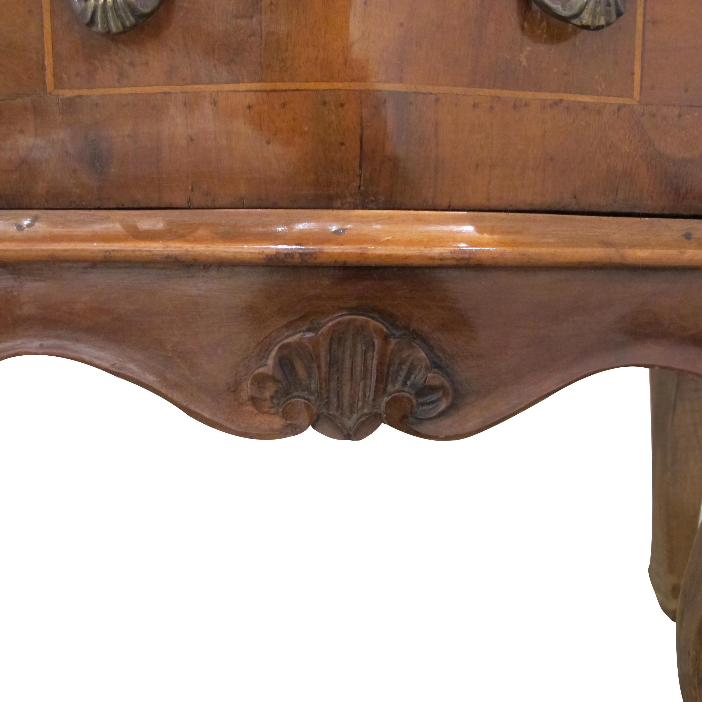 1930s Pair of Italian Bow fronted Bombe Side Tables – Nightstands For Sale 2