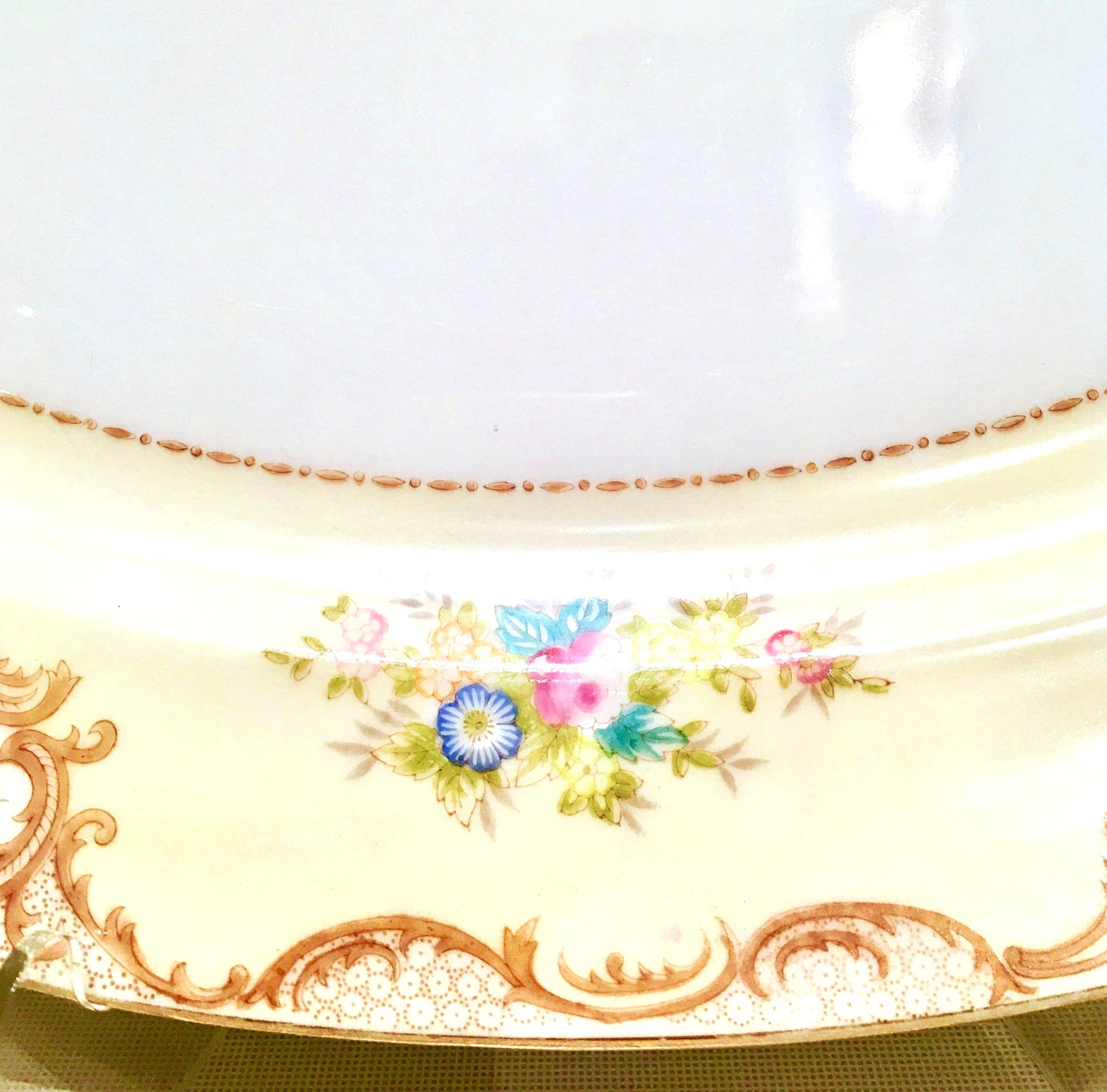 1930'S Pair Of Japanese Hand-Painted Porcelain & 22-K Gold Platters By, Meito In Good Condition For Sale In West Palm Beach, FL