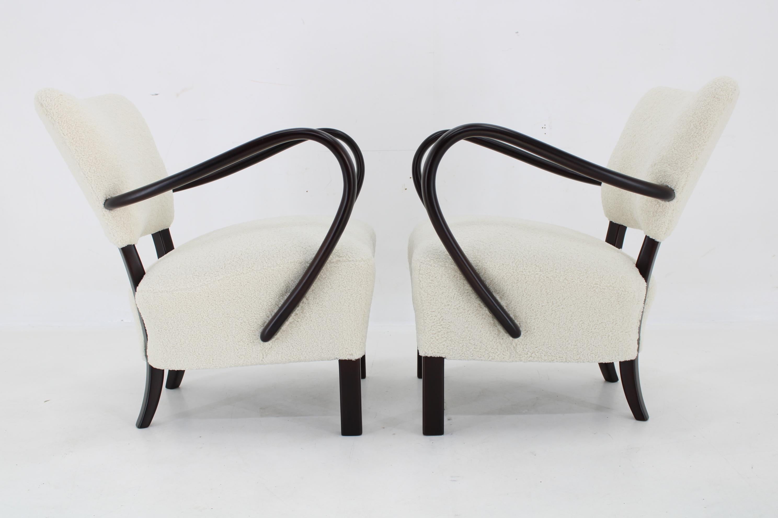 1930s Pair of Jindrich Halabala Art Deco H-237 Armchairs in Bouclé, Restored 6