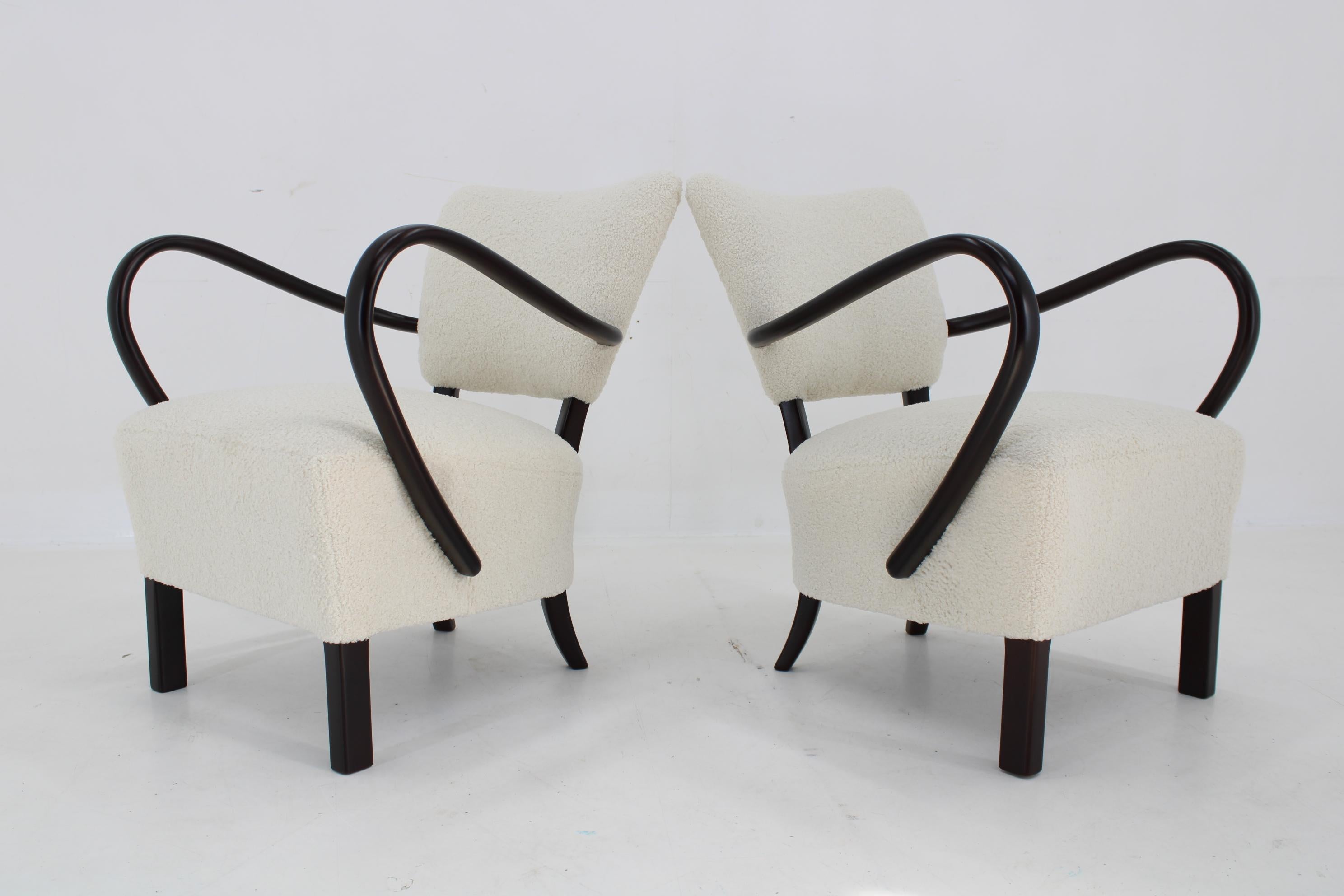1930s Pair of Jindrich Halabala Art Deco H-237 Armchairs in Bouclé, Restored 1