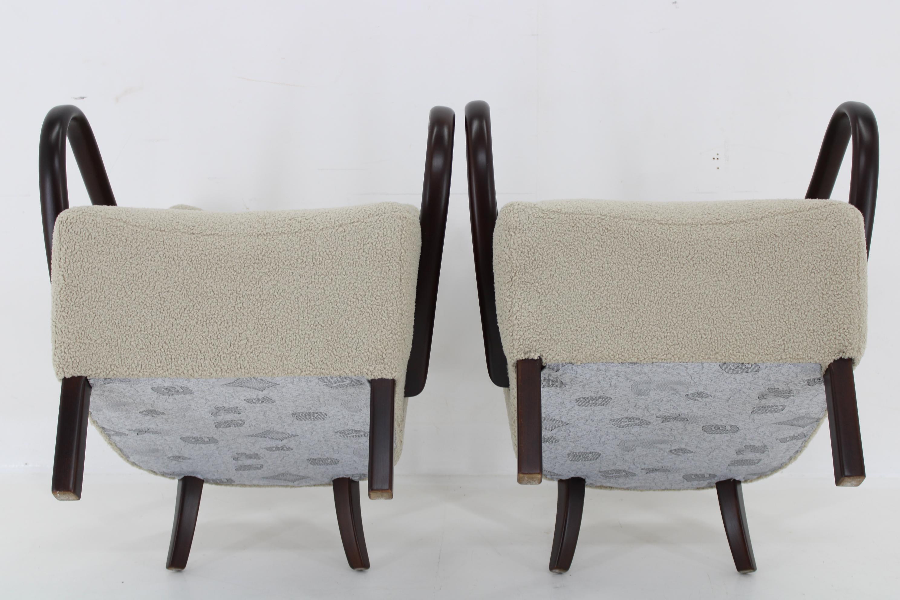 1930s Pair of Jindrich Halabala Art Deco H-237 Armchairs in Bouclé, Restored For Sale 4