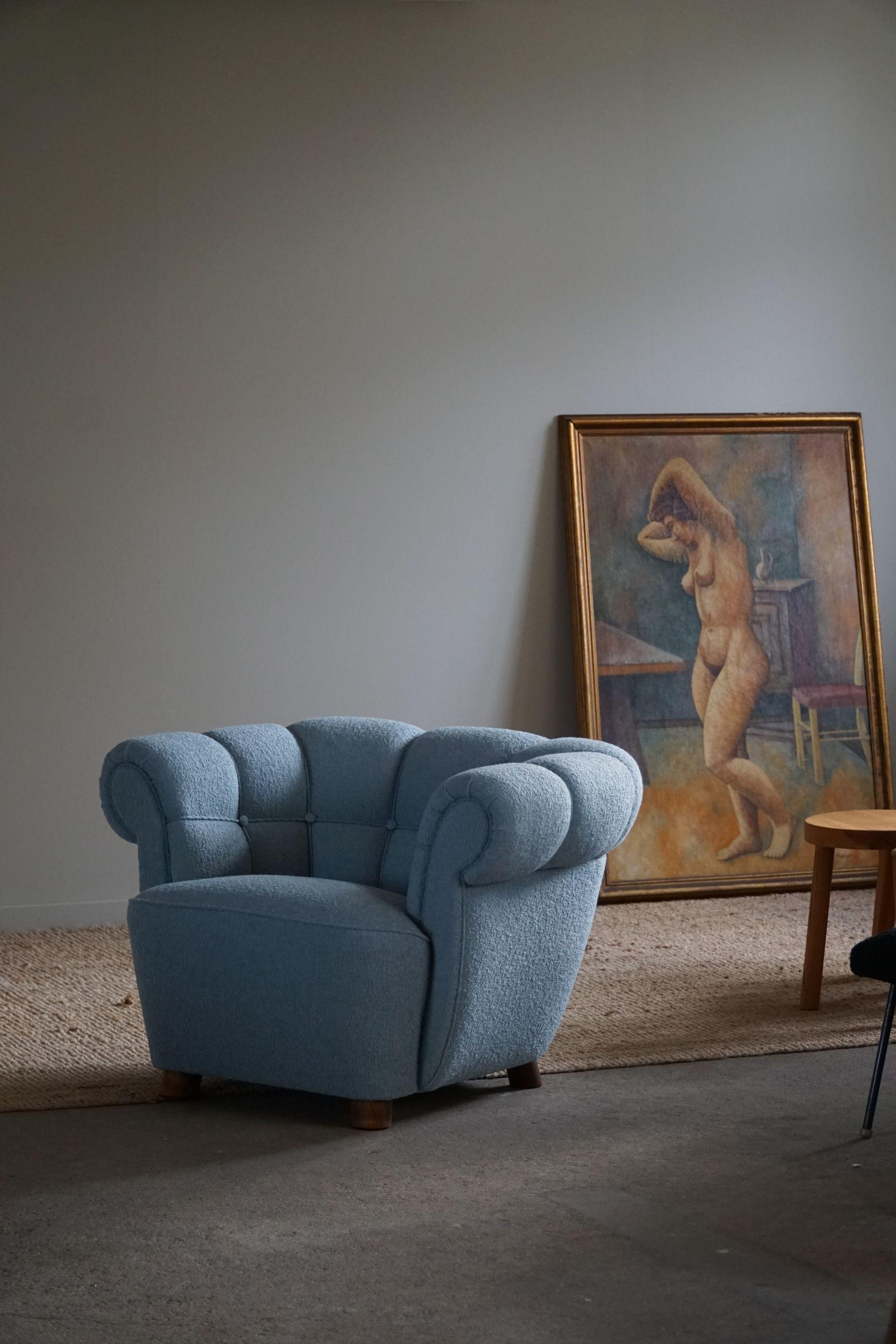 Tissu Paire de chaises longues des années 1930, retapissées en bouclé, Art déco, The Modernity en vente