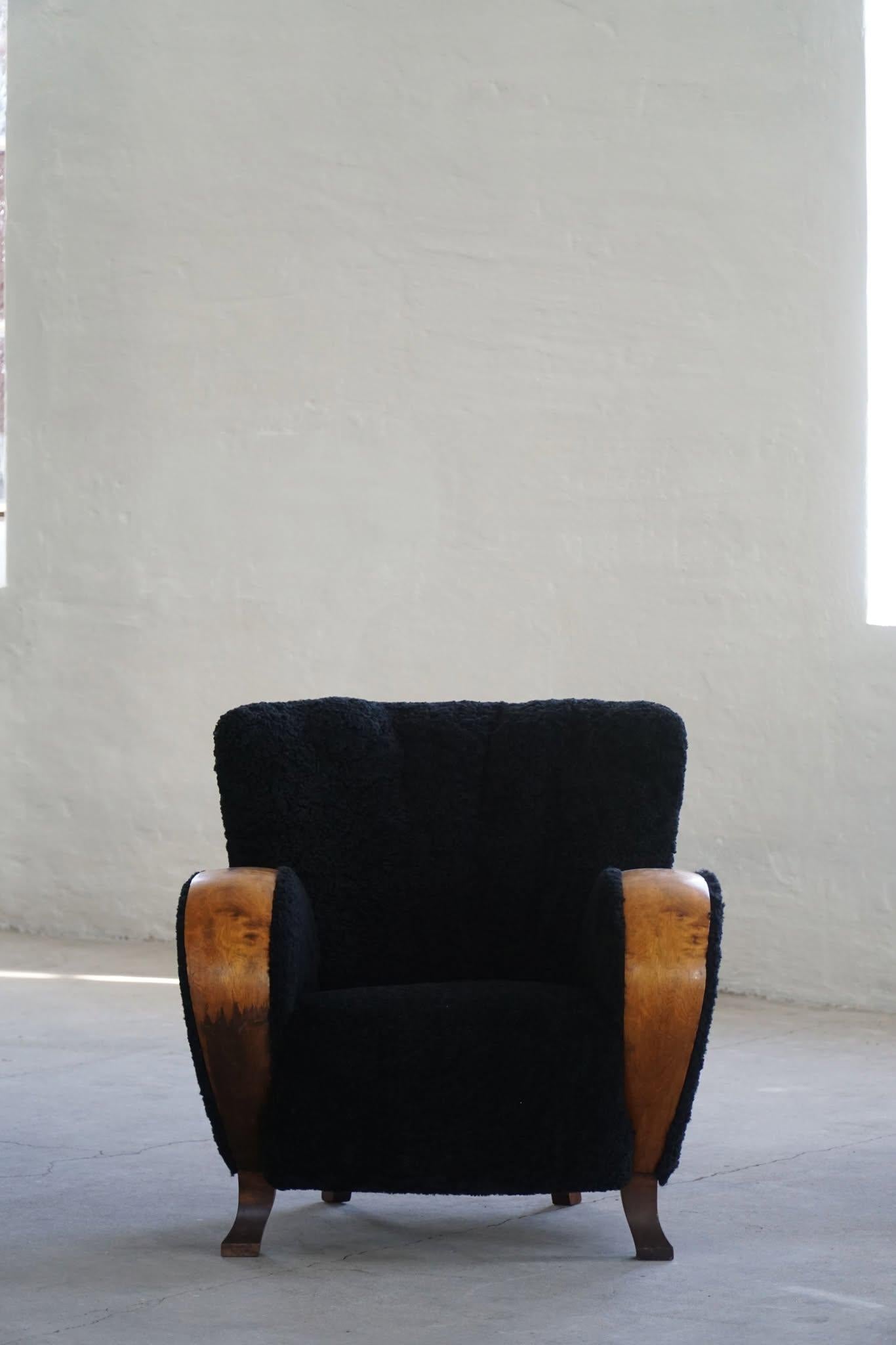 Suédois Paire de chaises longues des années 1930, tapissées de laine d'agneau, Art déco, Swedsih Modern en vente
