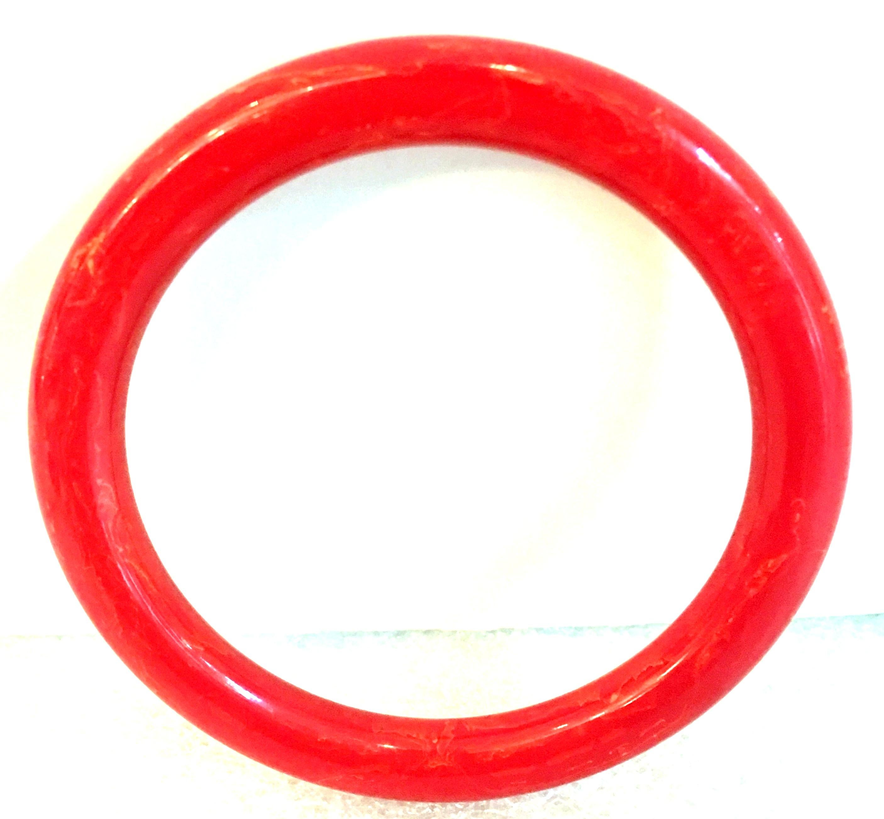 1930'S Pair Of Red Bakelite Bangle Brackets S/2 In Good Condition For Sale In West Palm Beach, FL