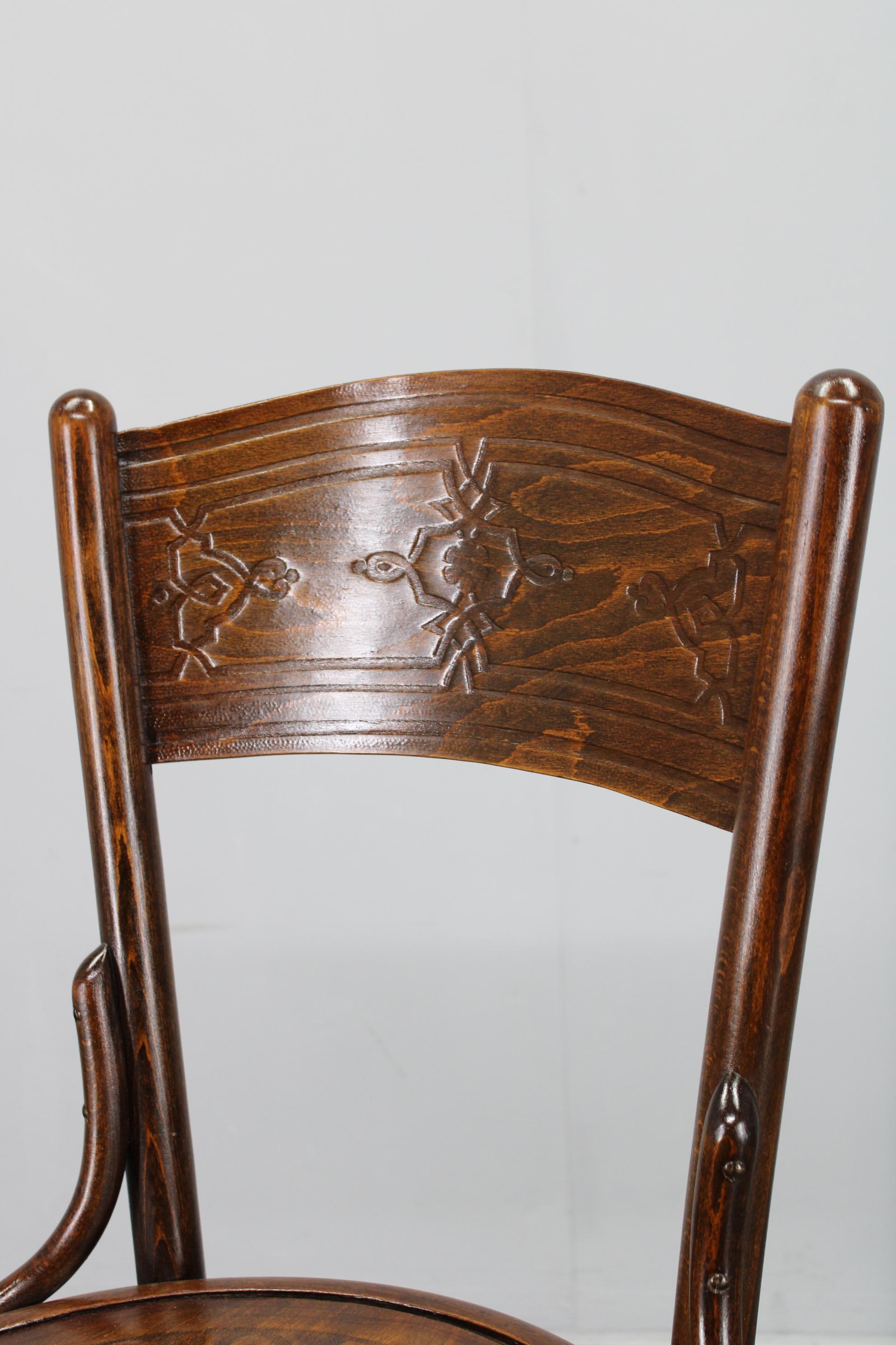 Art Deco 1930s Pair of Restore Beech Chairs by Thonet - Mundus, Czechoslovakia For Sale