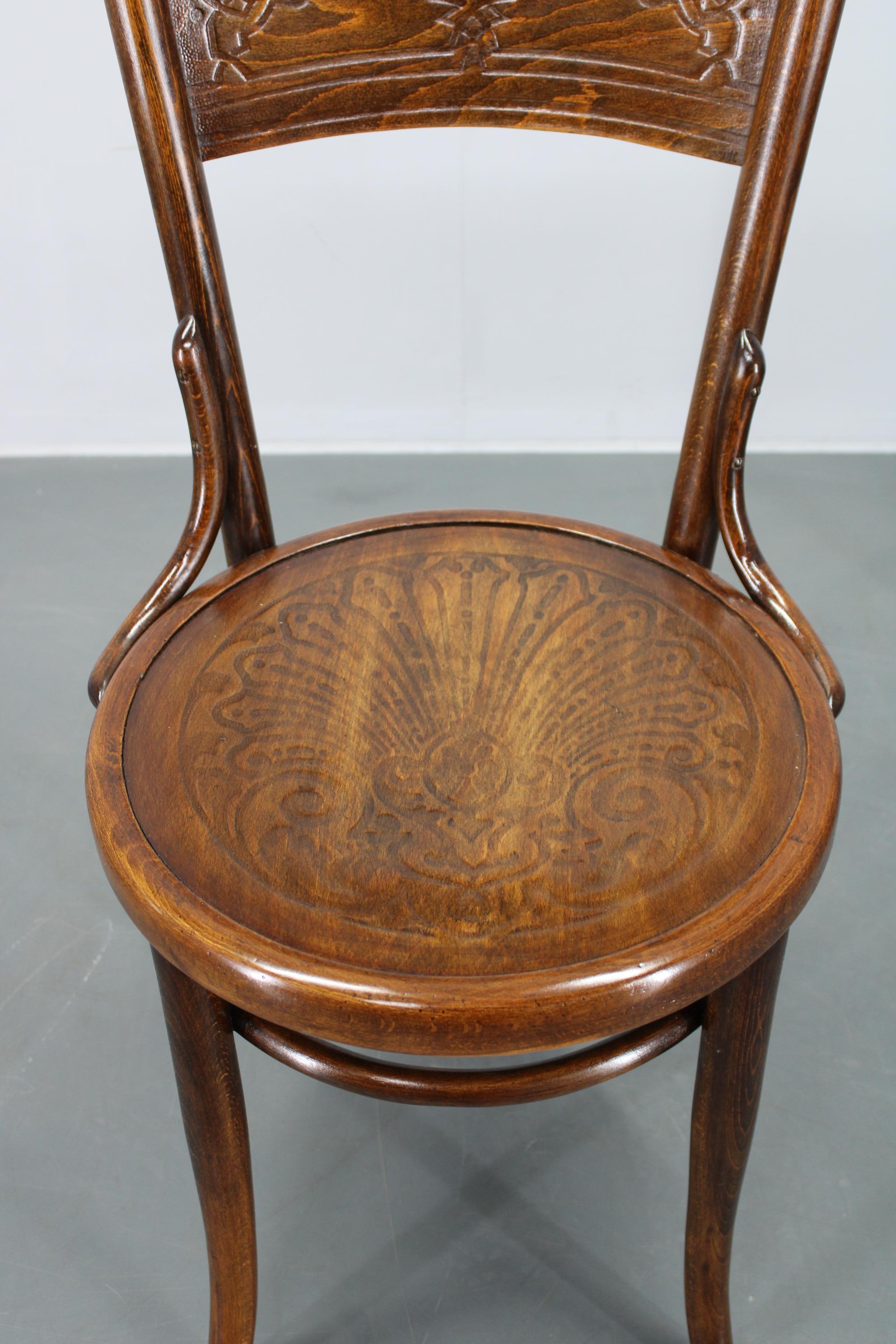 Mid-20th Century 1930s Pair of Restore Beech Chairs by Thonet - Mundus, Czechoslovakia For Sale