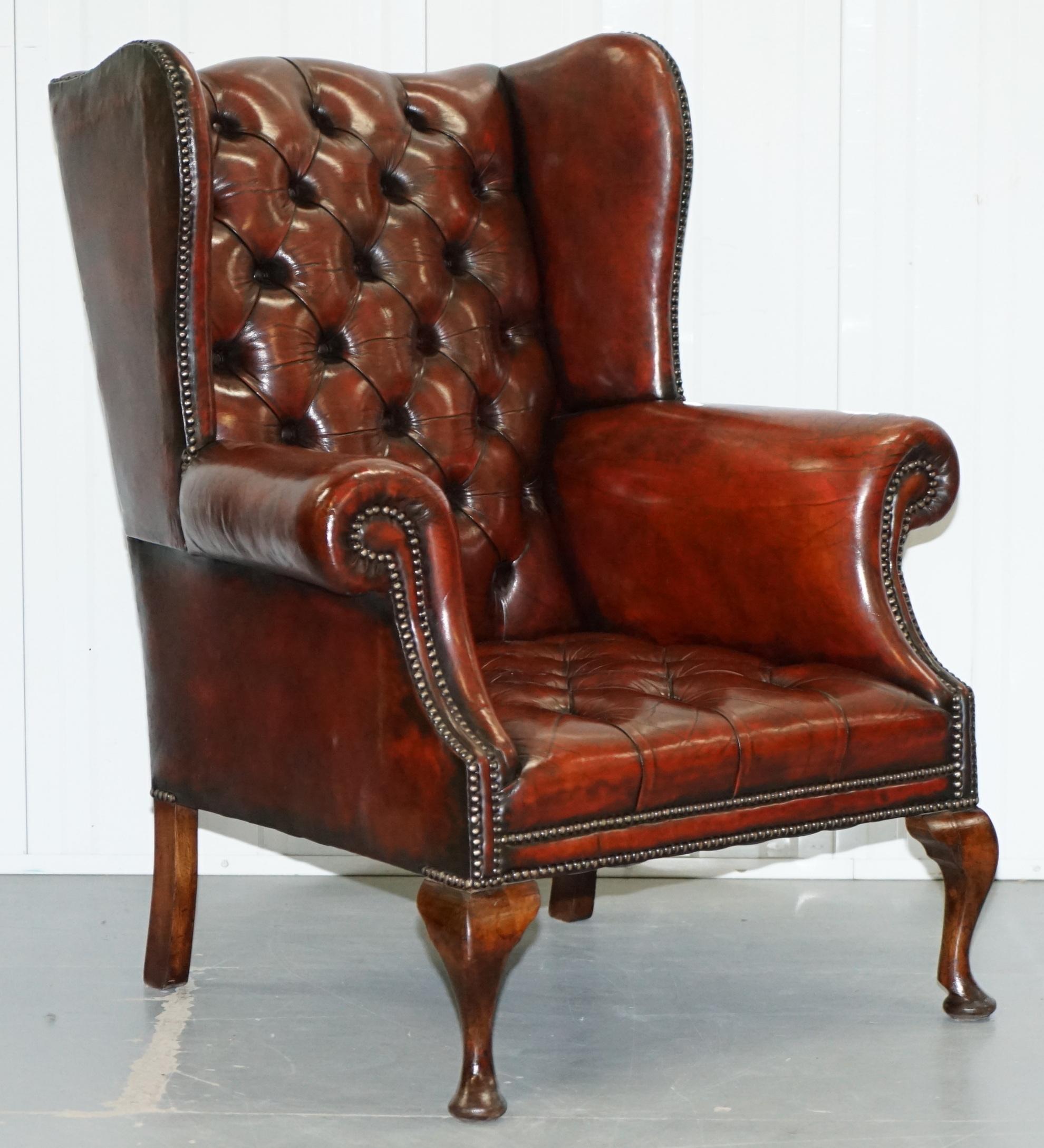 We are delighted to offer for sale this stunning pair of lovely fully restored vintage all buttoned armchairs in brown leather.

These chairs are a real tour de force, they have absolutely everything going for them, the leather hide is original