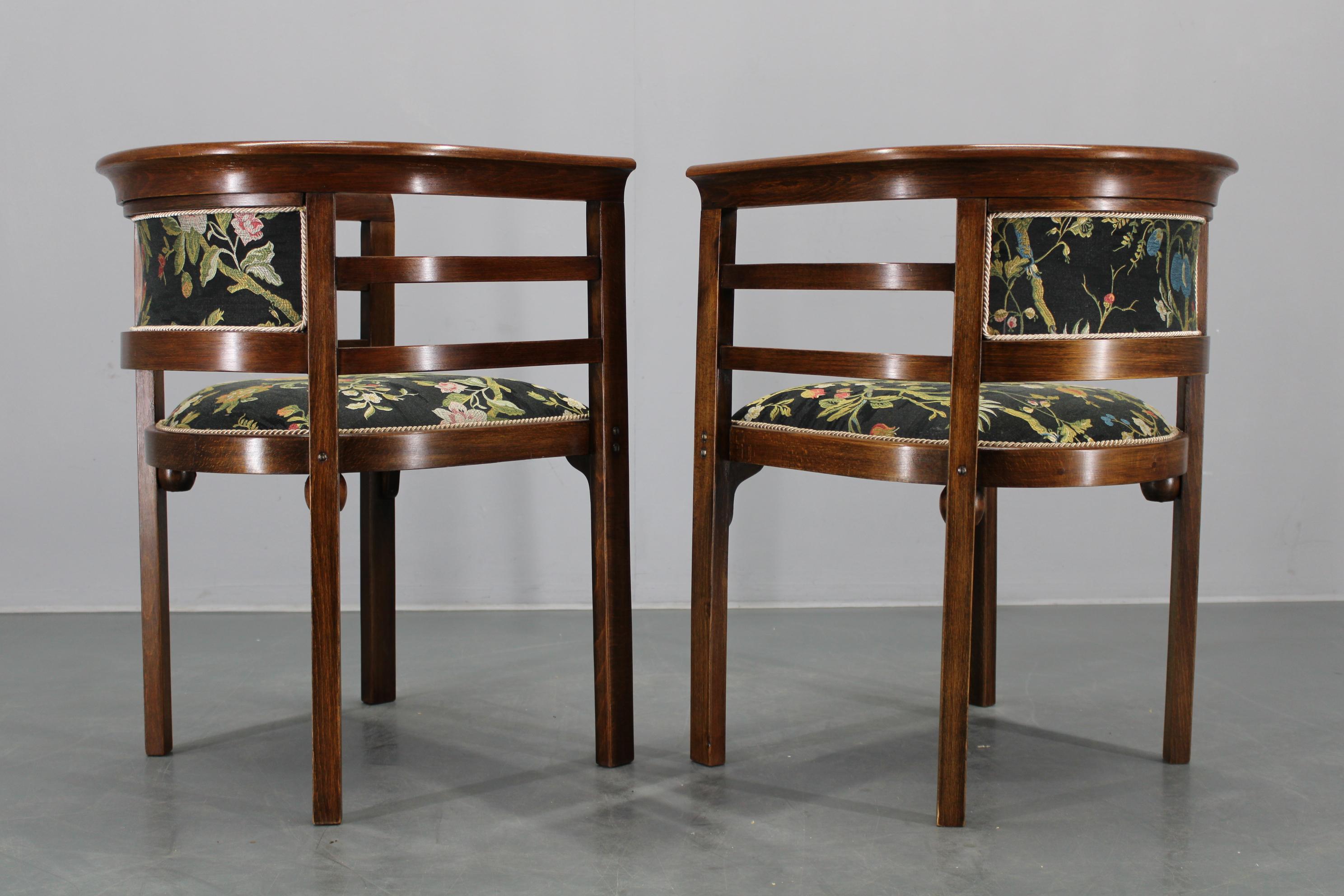 1930er Jahre Ein Paar restaurierte Thonet Sessel, Tschechoslowakei im Angebot 3
