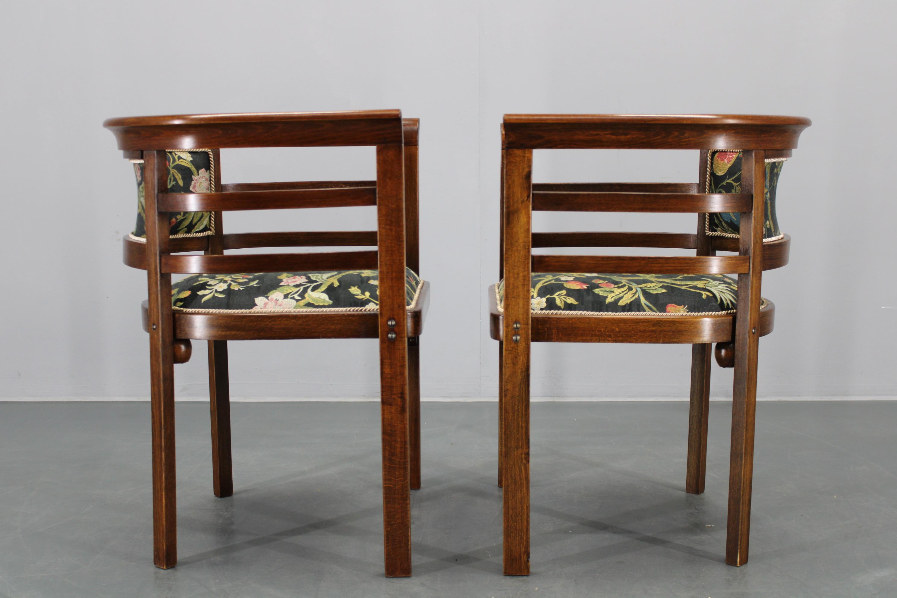 1930er Jahre Ein Paar restaurierte Thonet Sessel, Tschechoslowakei im Angebot 4
