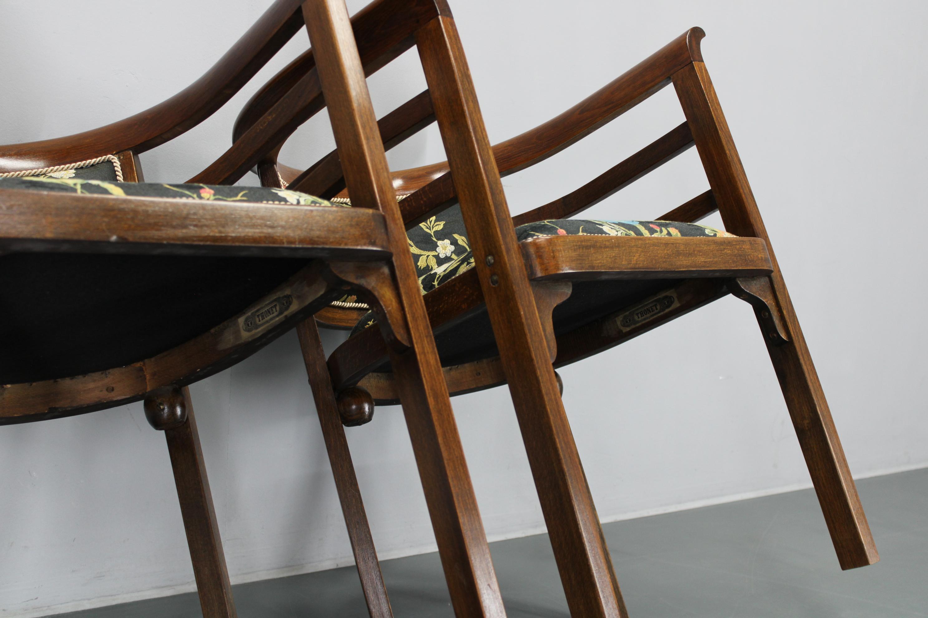 1930er Jahre Ein Paar restaurierte Thonet Sessel, Tschechoslowakei im Angebot 6