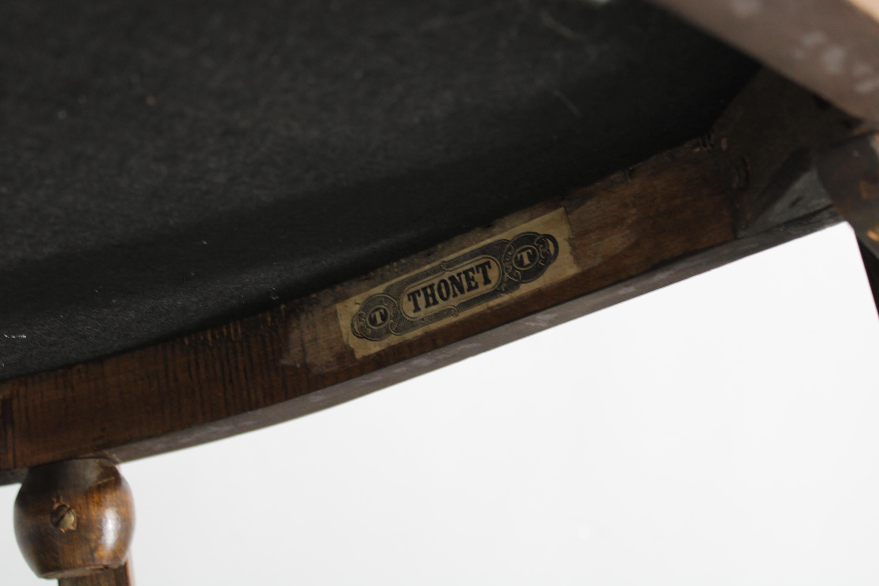 1930er Jahre Ein Paar restaurierte Thonet Sessel, Tschechoslowakei im Angebot 8