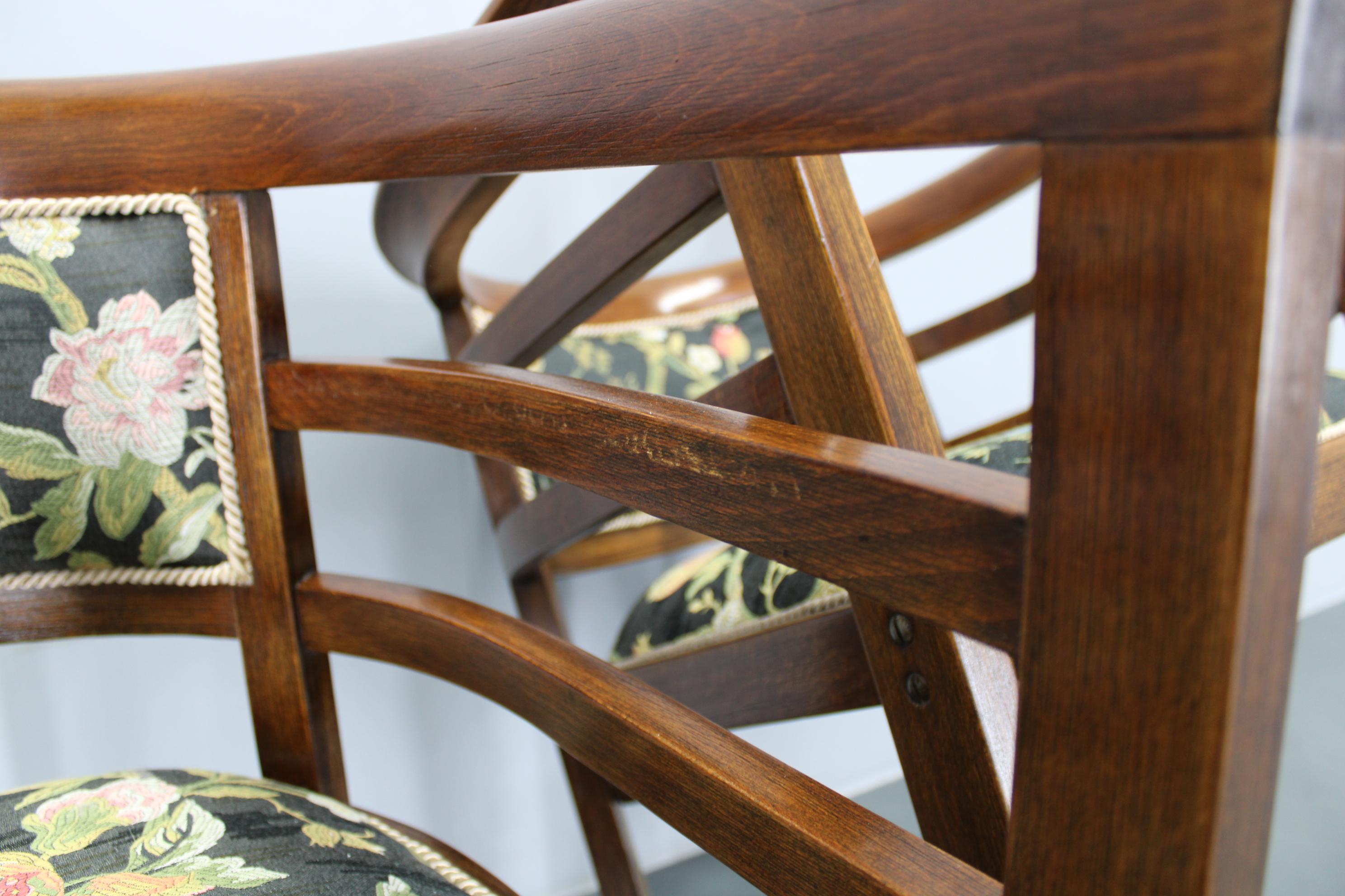 1930er Jahre Ein Paar restaurierte Thonet Sessel, Tschechoslowakei im Angebot 11