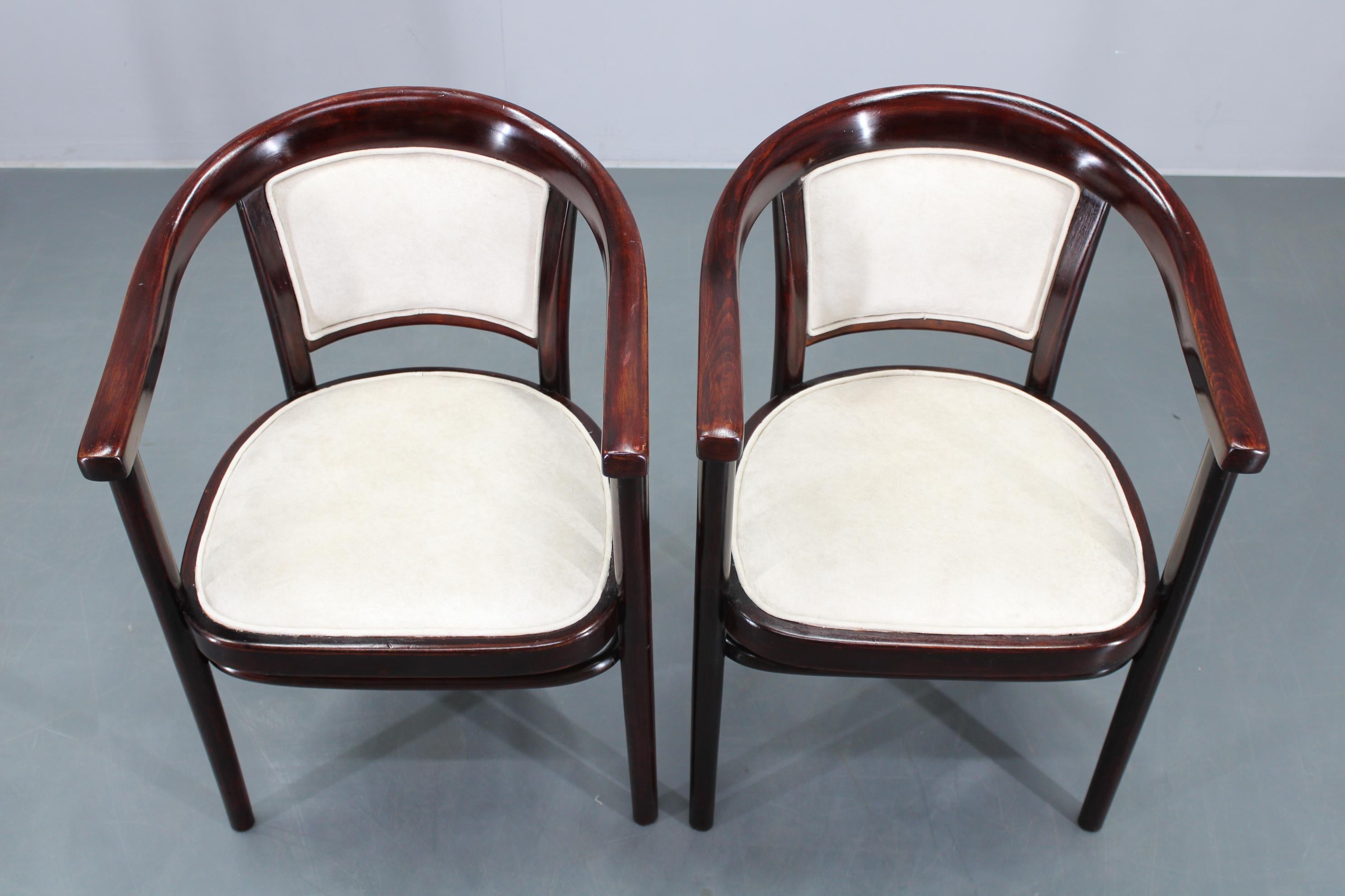 20th Century 1930s Pair of Restored Thonet Armchairs, Czechoslovakia For Sale