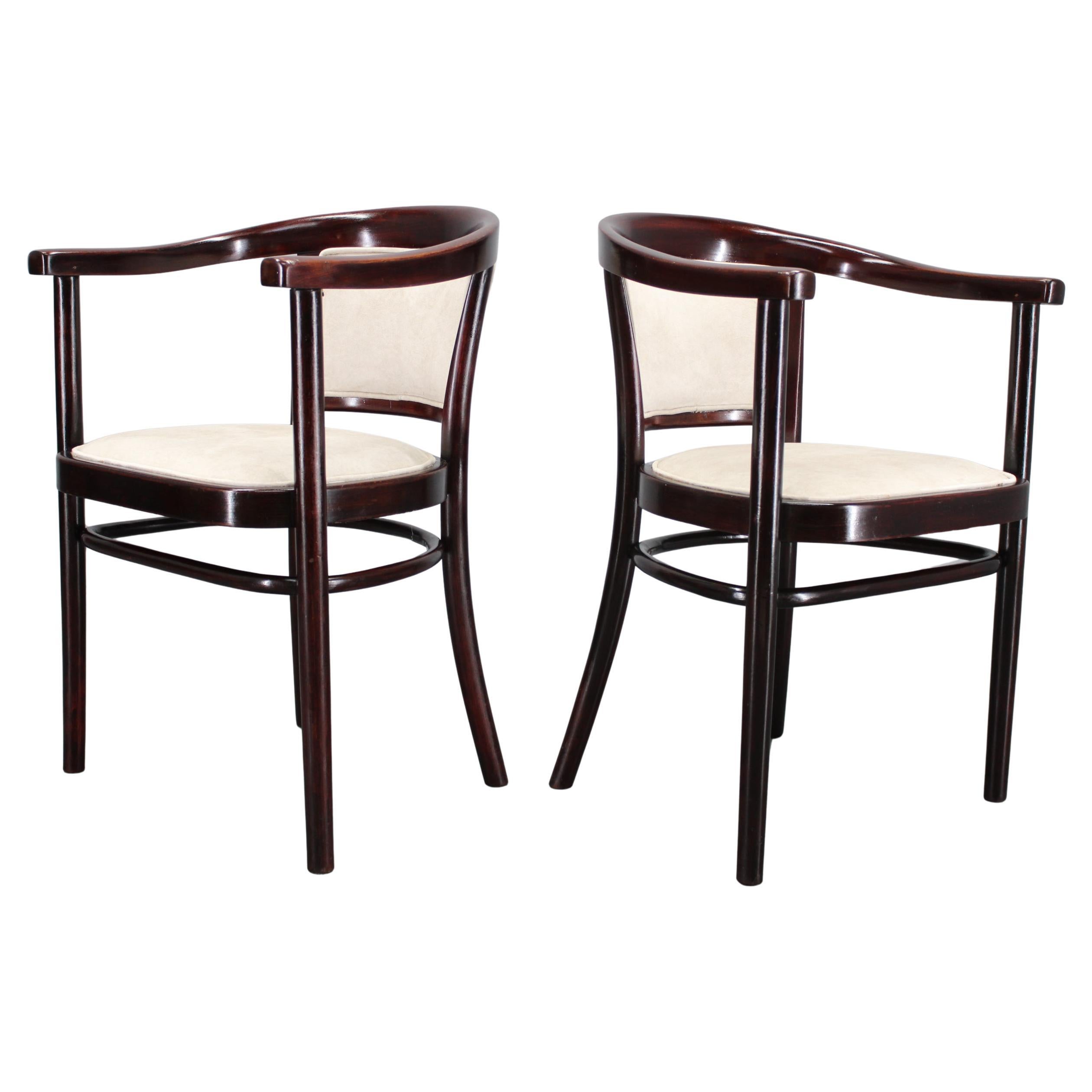 1930s Pair of Restored Thonet Armchairs, Czechoslovakia For Sale