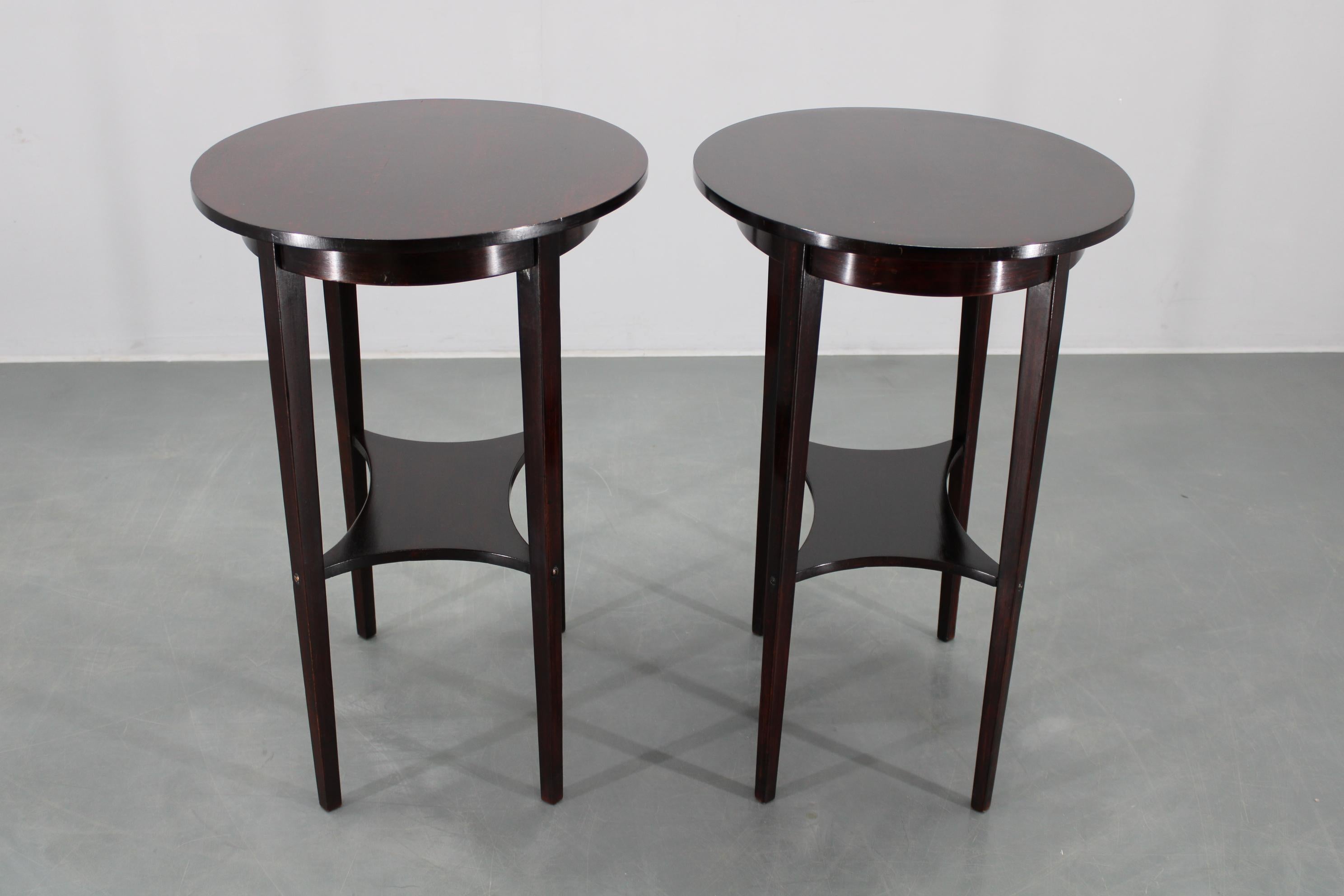 Pareja de mesas auxiliares Thonet restauradas de los años 30 nº 206, Austria Moderno de mediados de siglo en venta