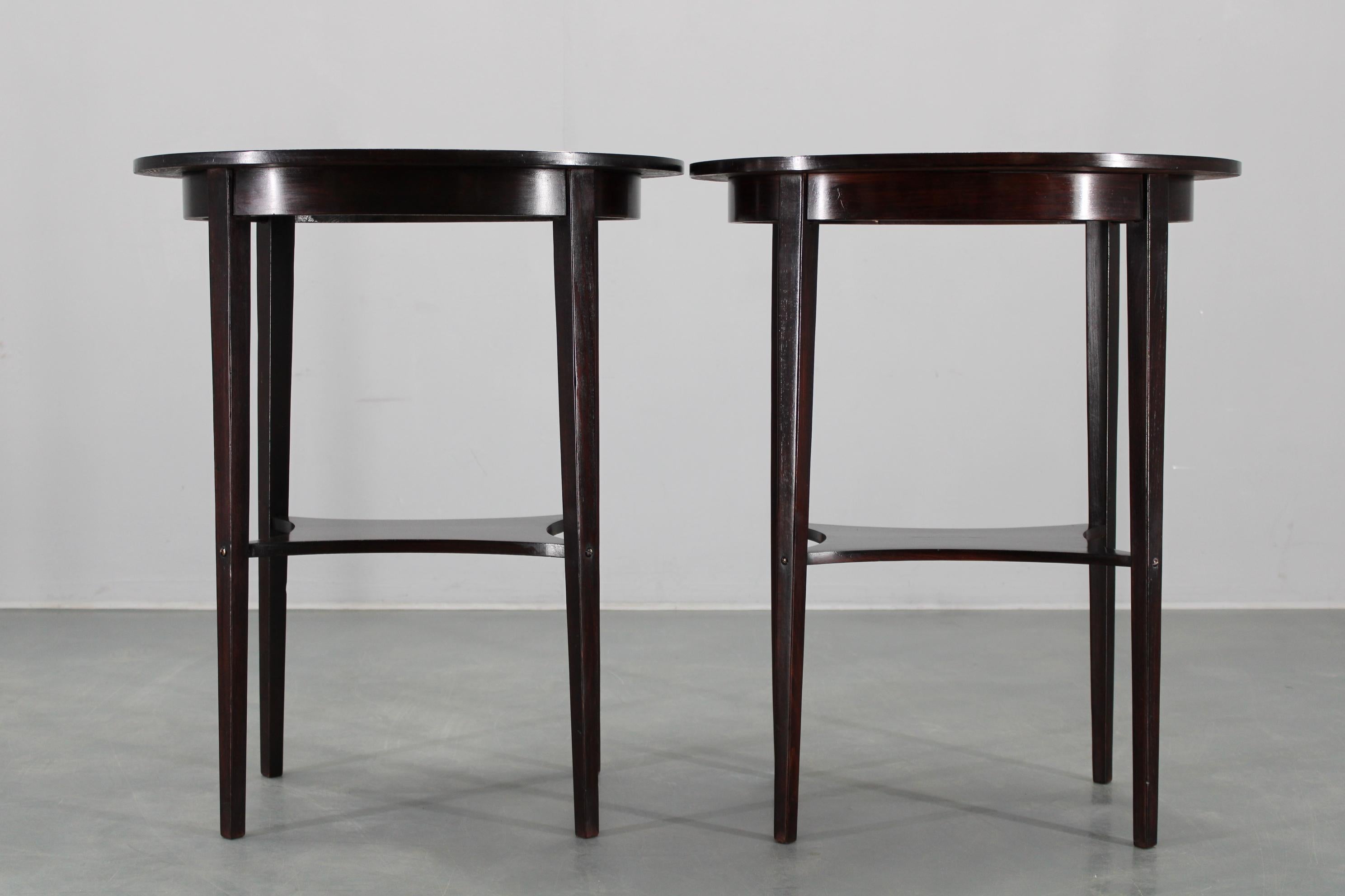 Pareja de mesas auxiliares Thonet restauradas de los años 30 nº 206, Austria mediados del siglo XX en venta