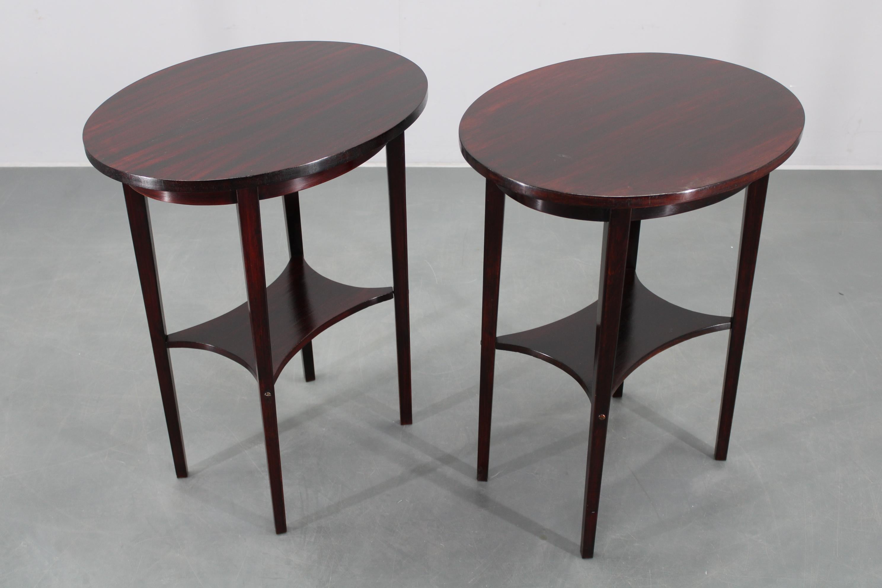 Pareja de mesas auxiliares Thonet restauradas de los años 30 nº 206, Checoslovaquia Moderno de mediados de siglo en venta
