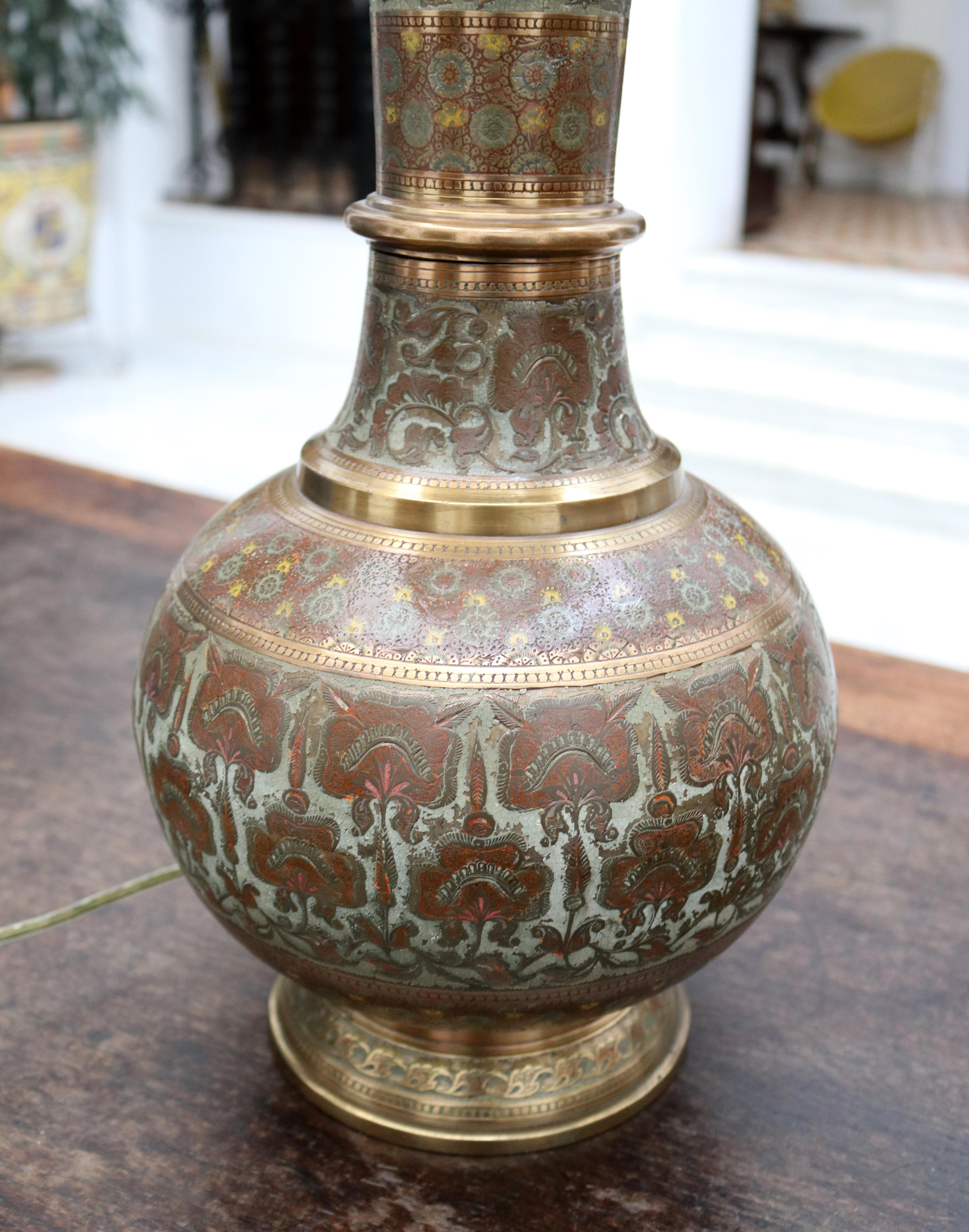 1930s Pair of Turkish Brass Enameled Flower Decorated Table Lamps In Good Condition In Marbella, ES